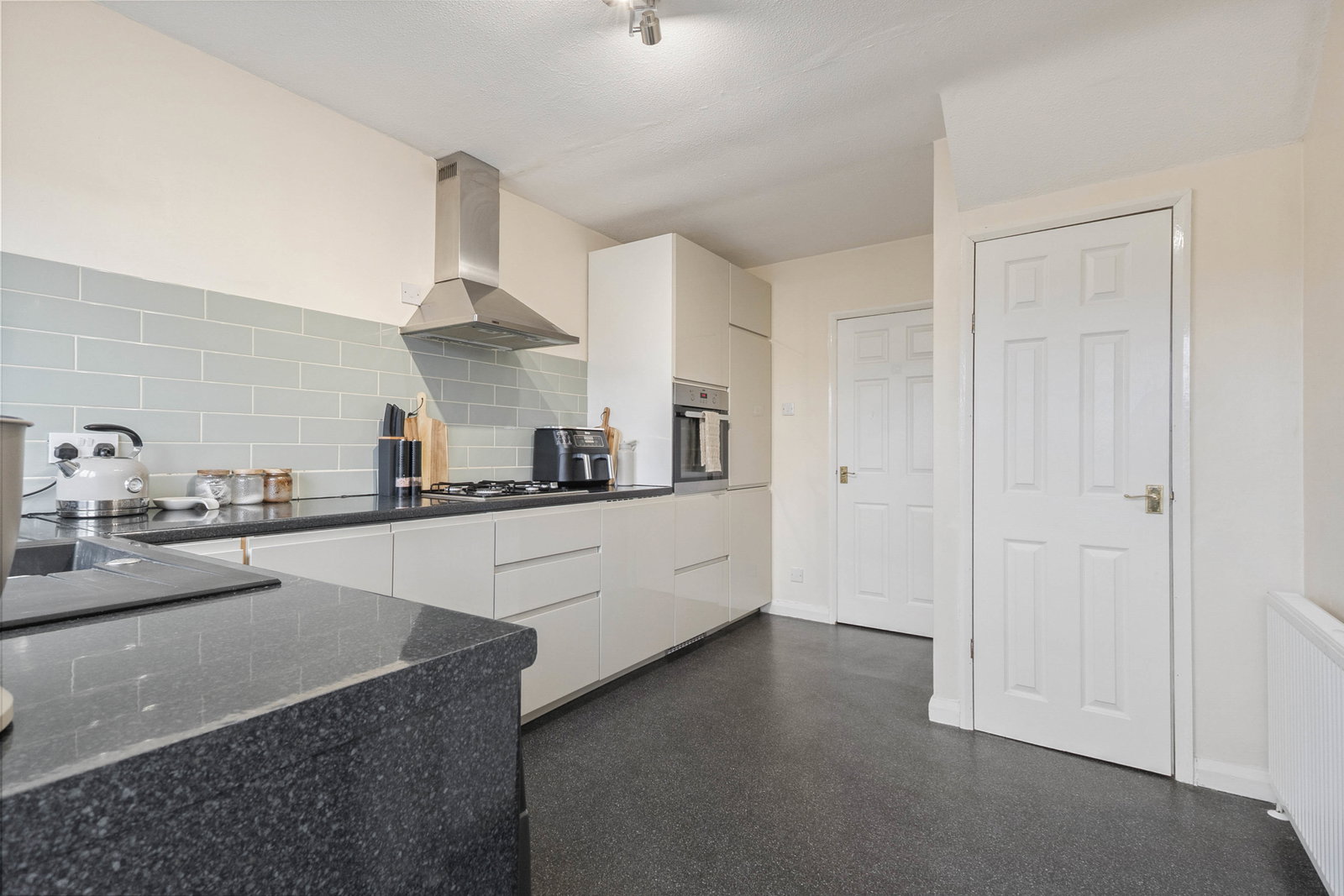 Terraced House for sale in Pontefract, Ackton Close, Ackton, Pontefract, WF7 6JB, 960 m²