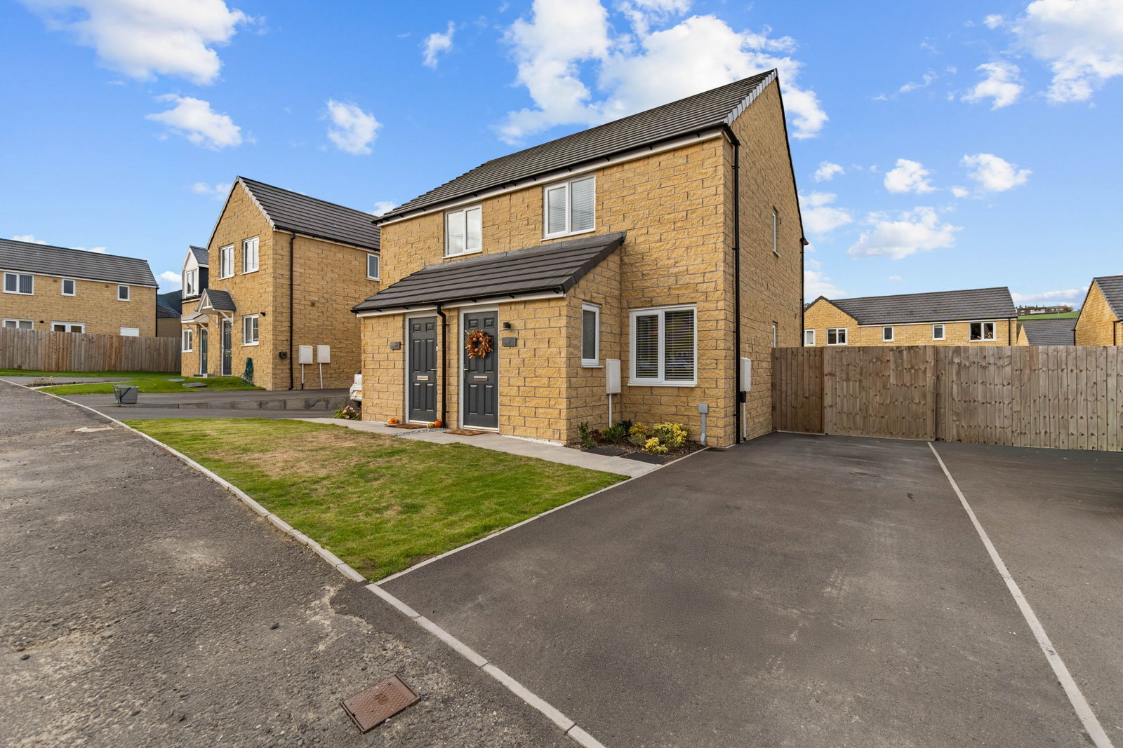 Semi Detached House for sale in Bradford, Jane Eyre Lane, Thornton