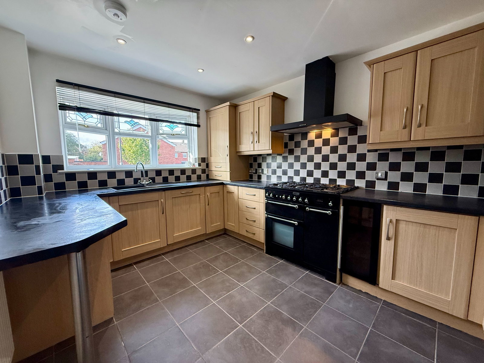 Semi Detached House for sale in Swadlincote, Pennine Way, Swadlincote