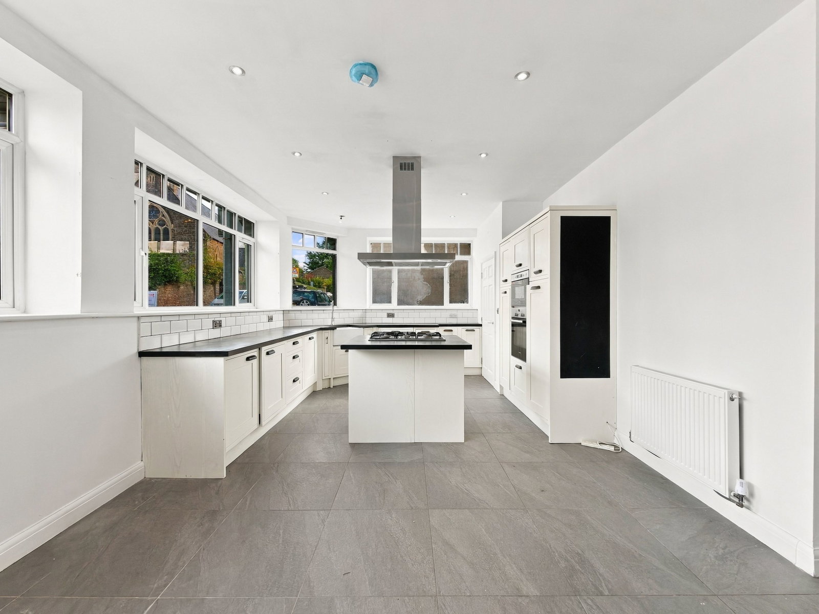 End Of Terrace House for sale in Cardiff, Merthyr Road, Tongwynlais