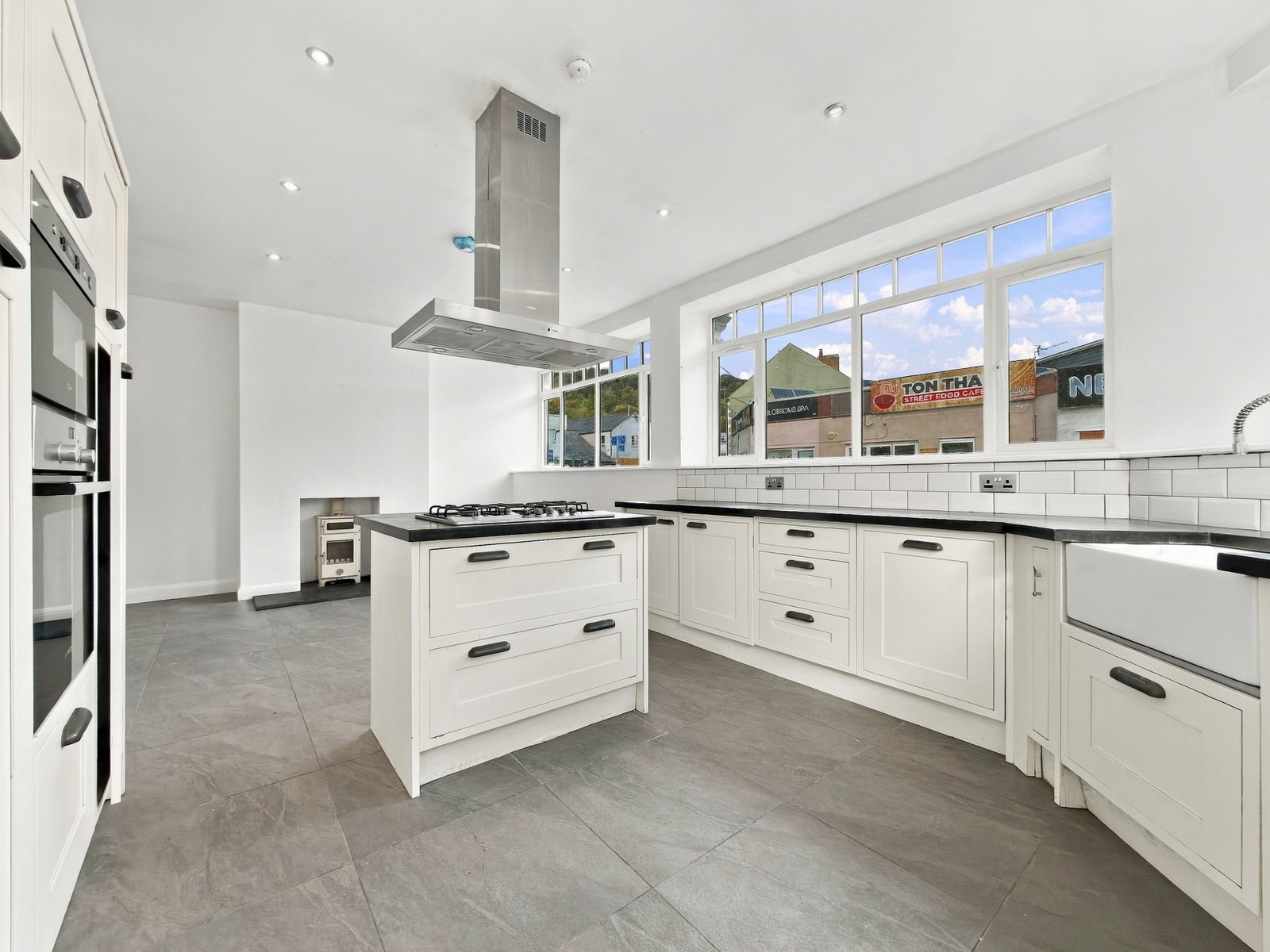 End Of Terrace House for sale in Cardiff, Merthyr Road, Tongwynlais