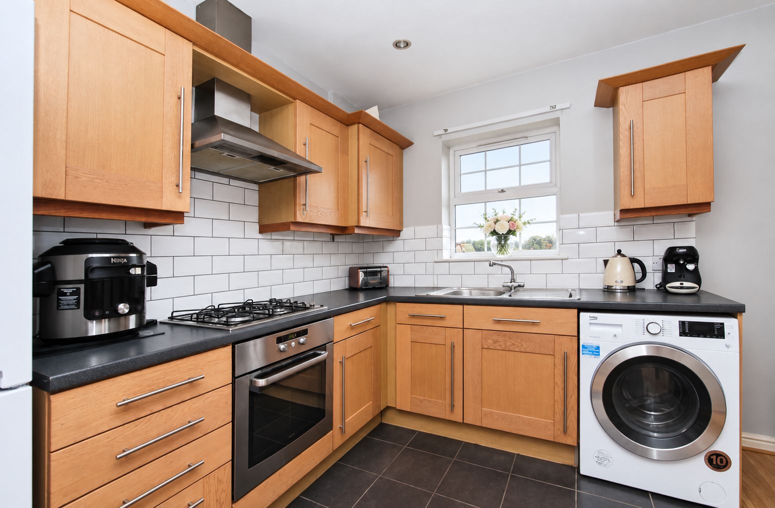 Flat for sale in York, Page House, Didsbury Close, York, YO30 5NN, 460 m²