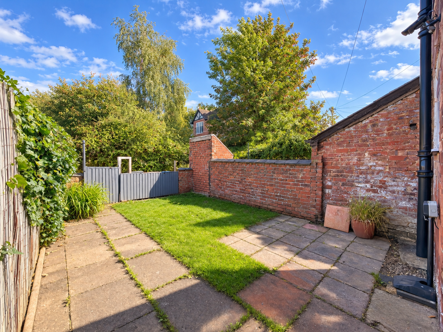 Terraced House for sale in Stockport, Hempshaw Lane, Offerton, Stockport, SK2 5TP