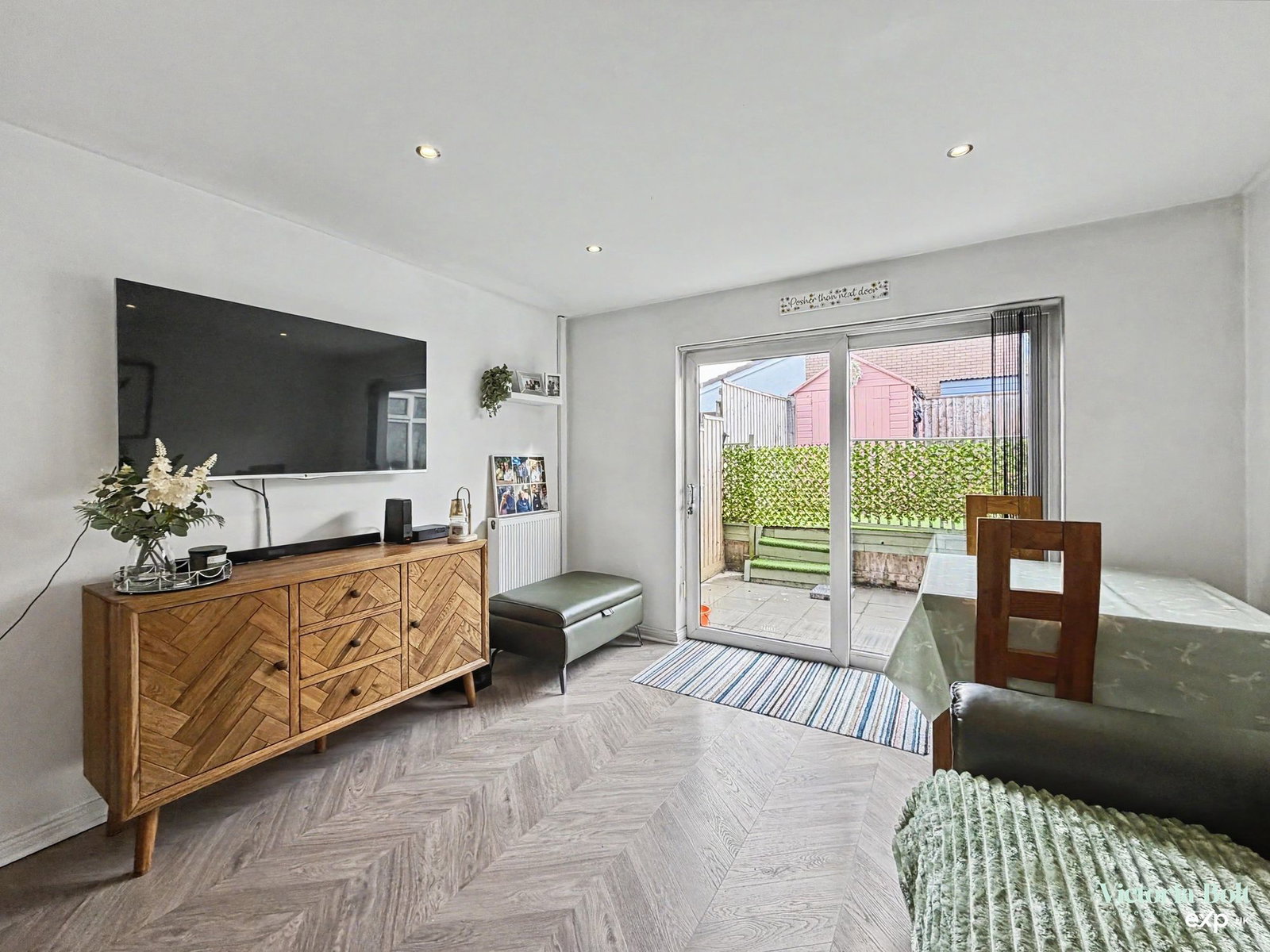 Terraced House for sale in Plymouth, Kirkstall Close, Plymouth, 749 m²
