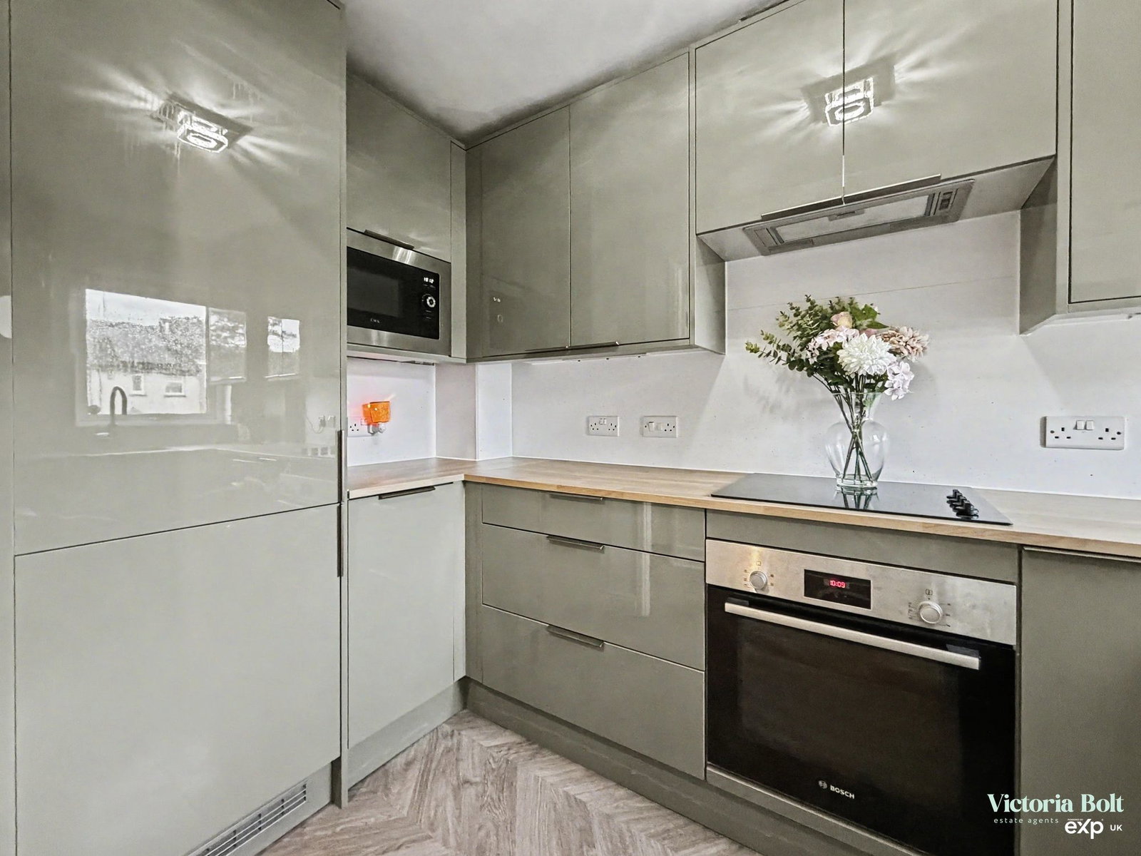 Terraced House for sale in Plymouth, Kirkstall Close, Plymouth, 749 m²