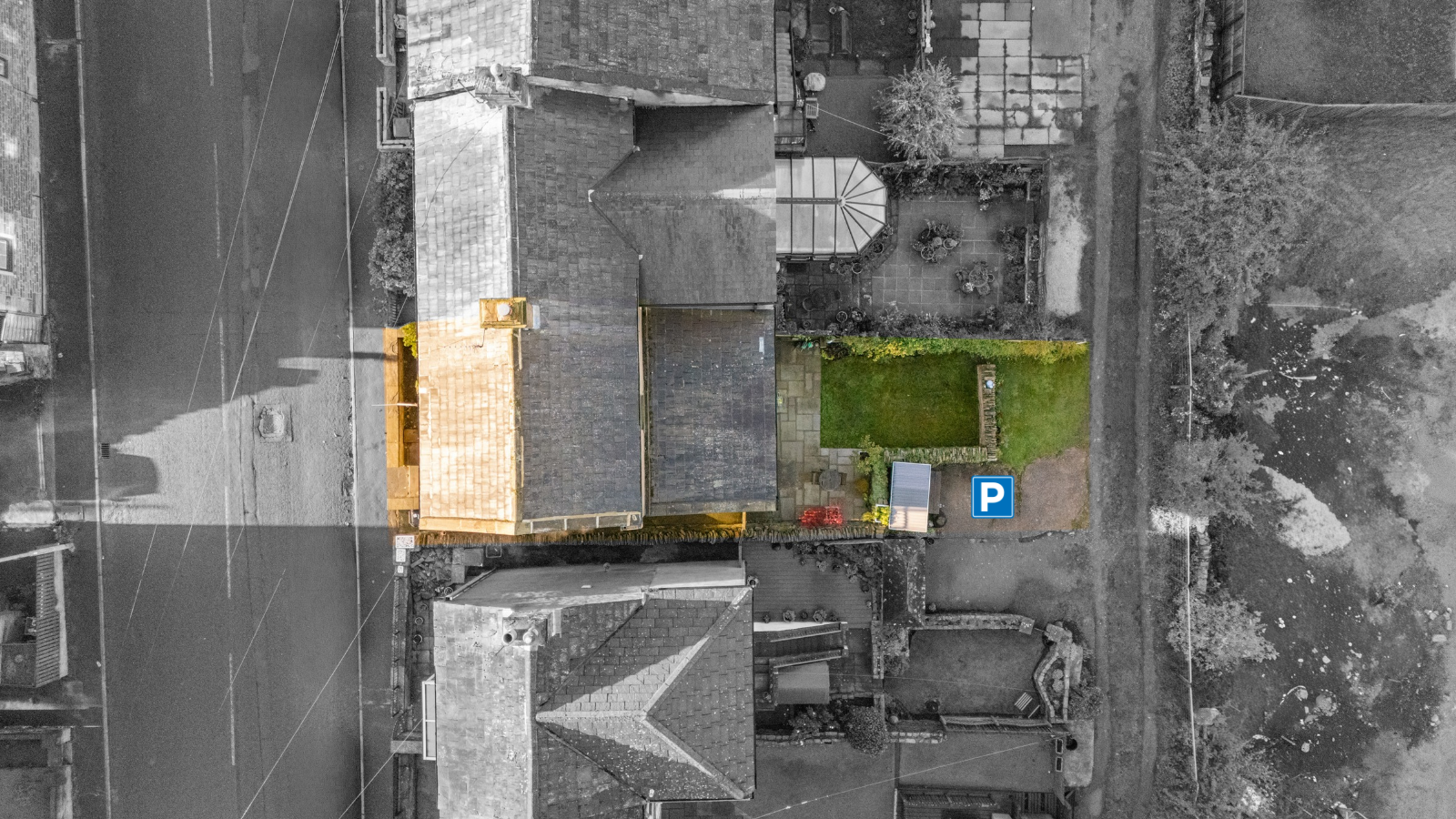 End Of Terrace House for sale in Brighouse, New Hey Road, Rastrick, HD6 3PZ