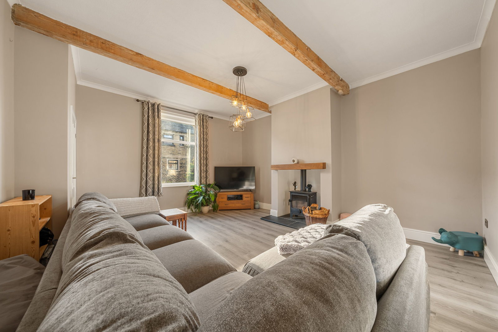 End Of Terrace House for sale in Brighouse, New Hey Road, Rastrick, HD6 3PZ