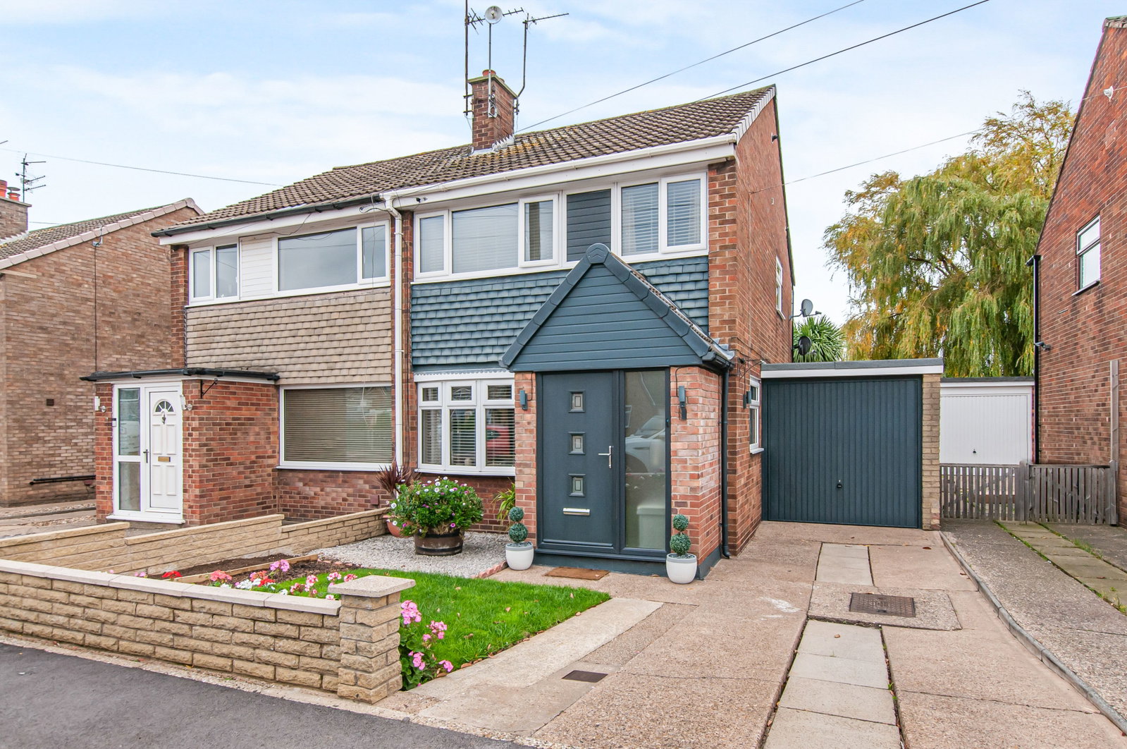 Semi Detached House for sale in Hull, 101 Ridgestone Avenue, Bilton, Hull, HU11 4AJ