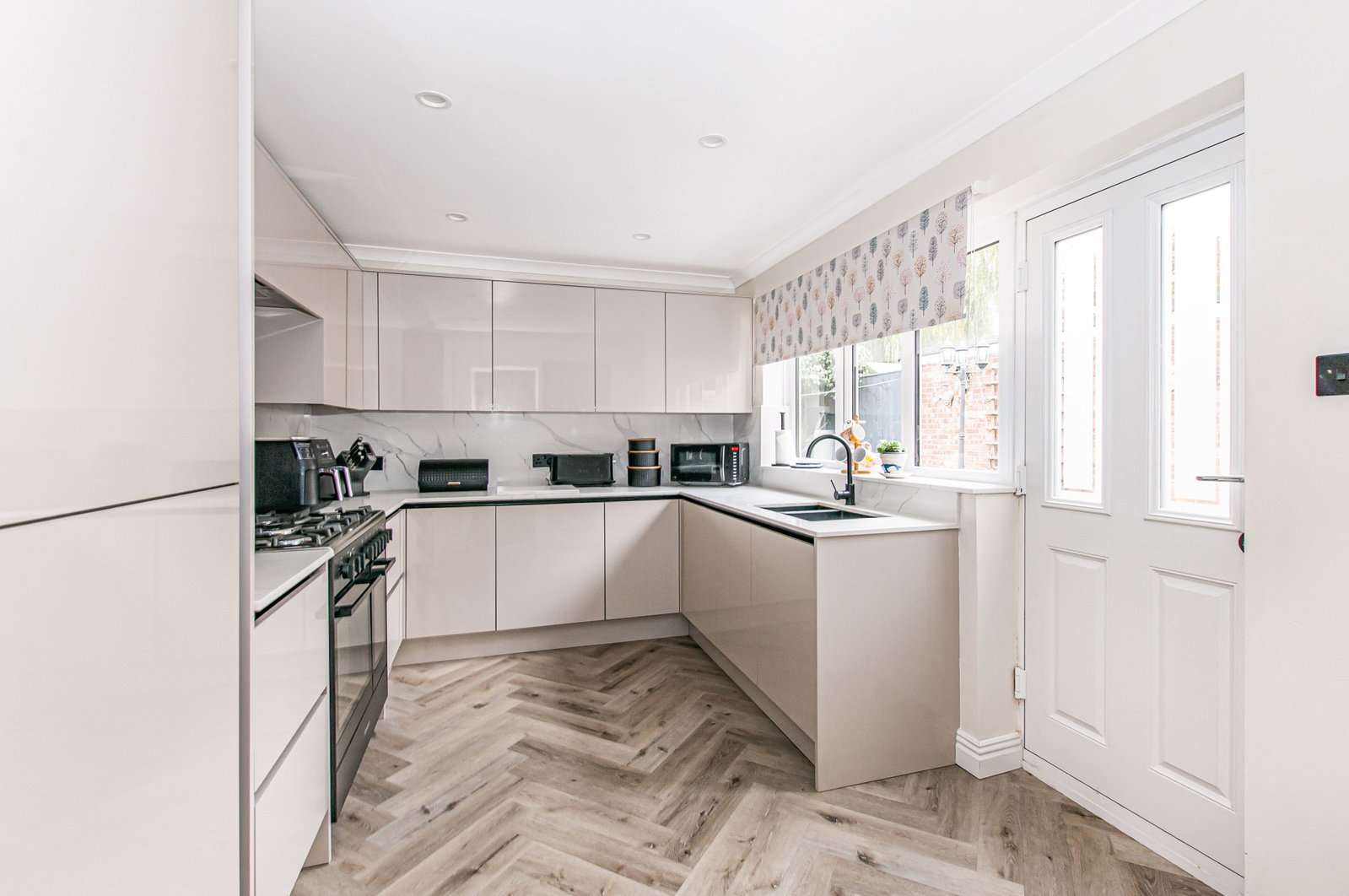 Semi Detached House for sale in Hull, 101 Ridgestone Avenue, Bilton, Hull, HU11 4AJ