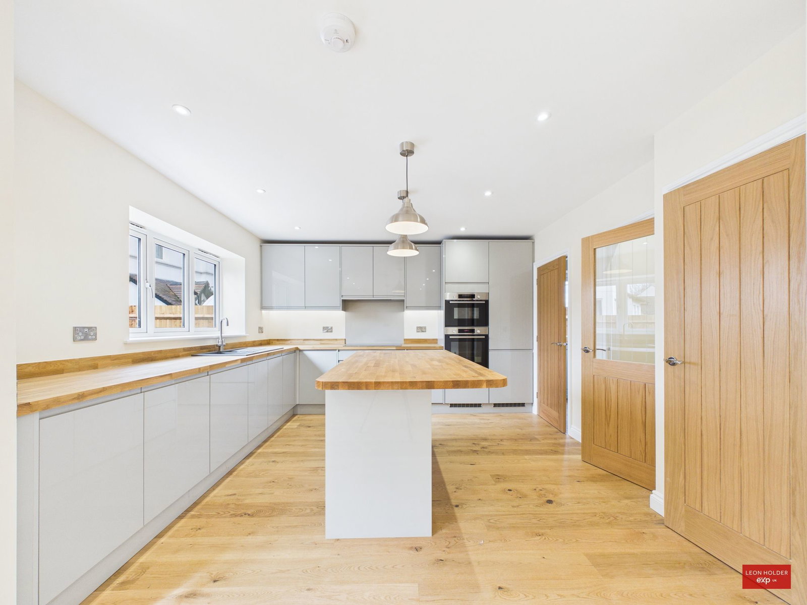 Detached House for sale in Gloucester, Parton Road, Churchdown, Gloucester, GL3 2JJ, 1078 m²