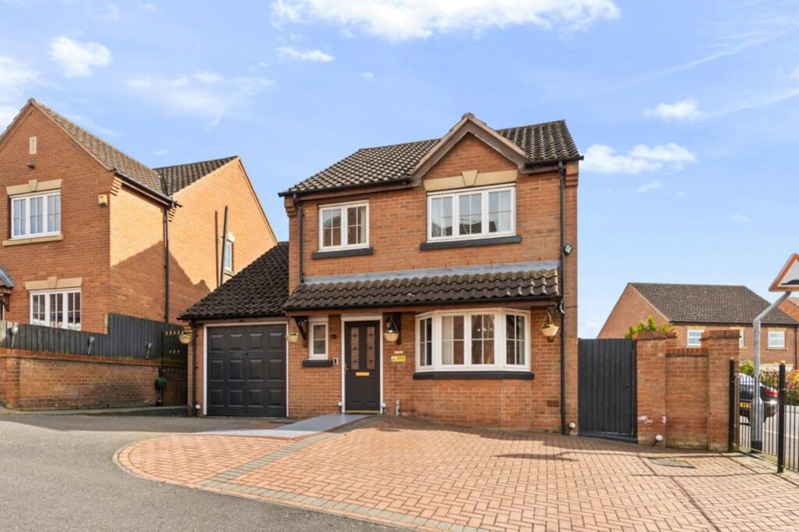 Detached House for sale in Gainsborough, Willoughby Chase, Gainsborough, DN21 1GR