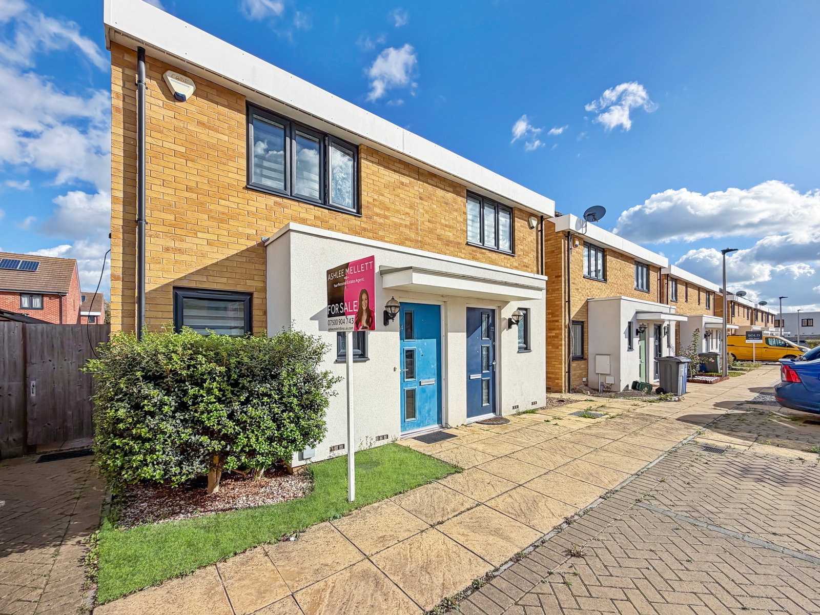 Semi Detached House for sale in Tilbury, Sanderling Close, East Tilbury RM18 8FF