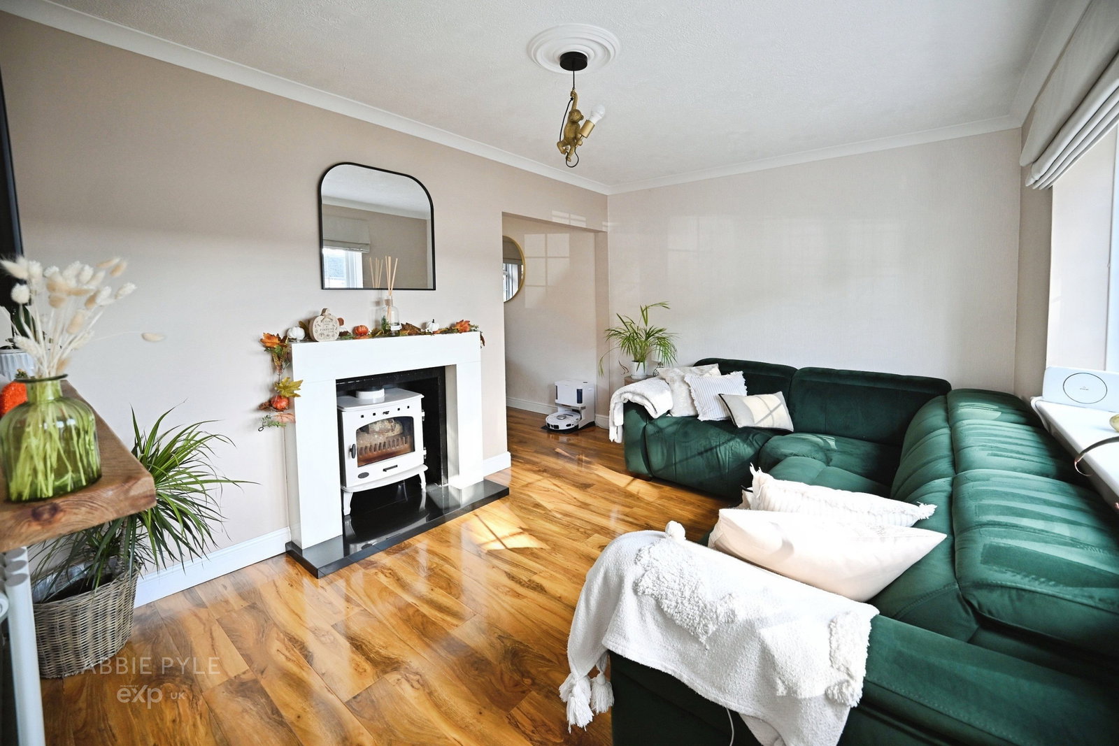 Semi Detached House for sale in Rochester, Sycamore Road, Strood, Rochester, ME2 2NZ