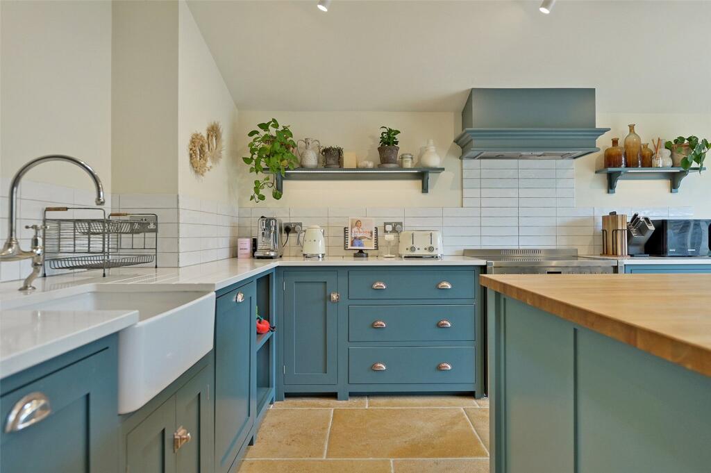 Semi Detached House for sale in Banbury, Pinhill Road, Banbury, OX16 2NH