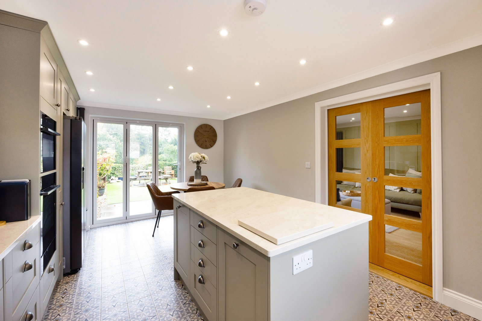 Semi Detached House for sale in Cheltenham, King Arthur Close, Cheltenham, GL53 7EX