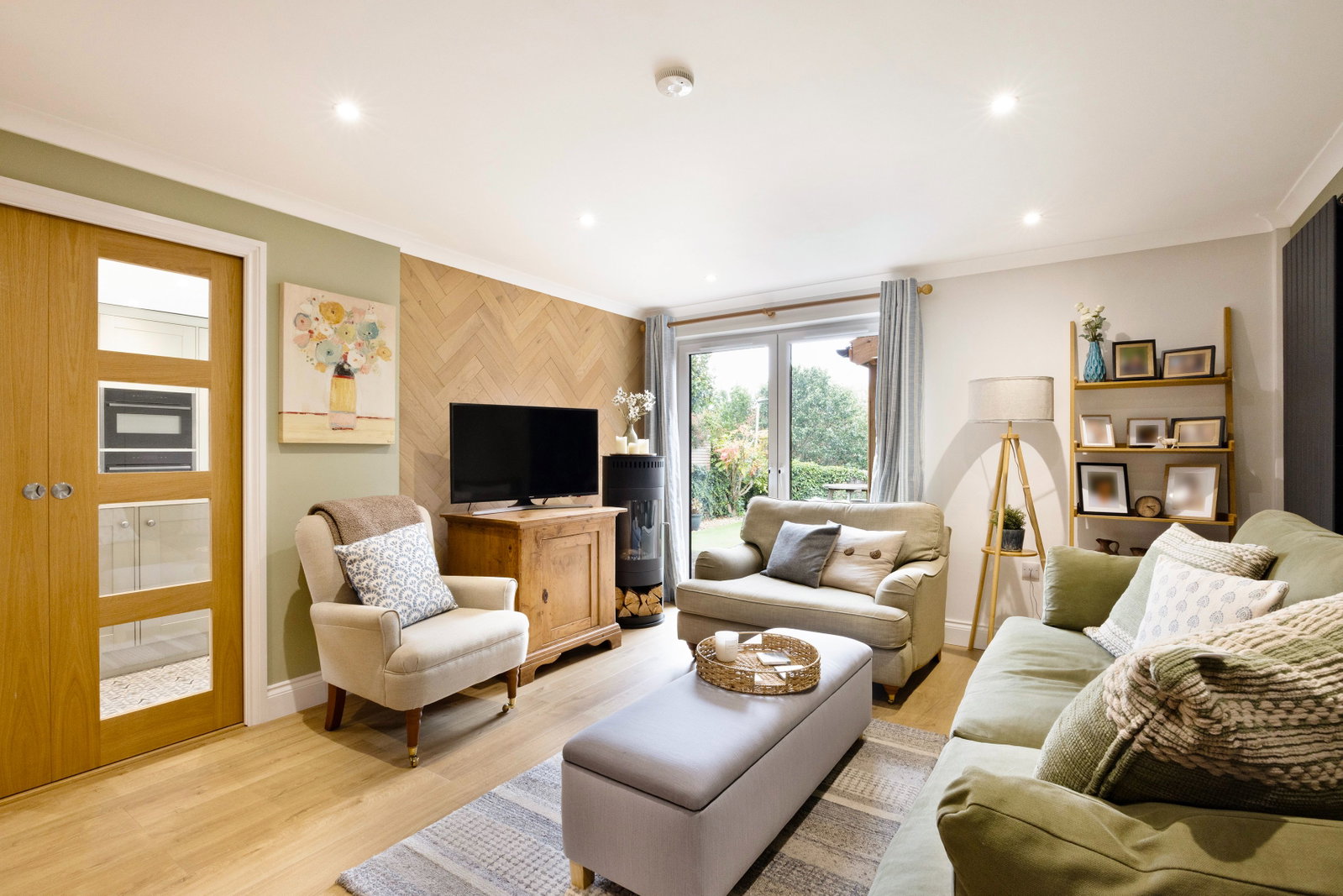 Semi Detached House for sale in Cheltenham, King Arthur Close, Cheltenham, GL53 7EX
