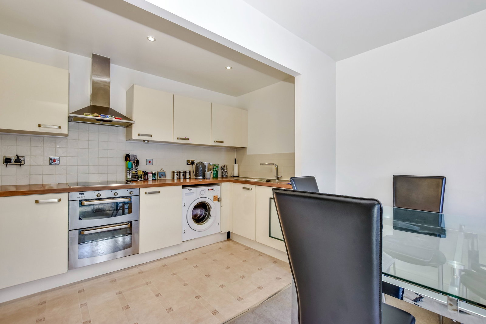 Apartment for sale in Watford, Lockhart Road, Watford, WD17 4AX, 665 m²