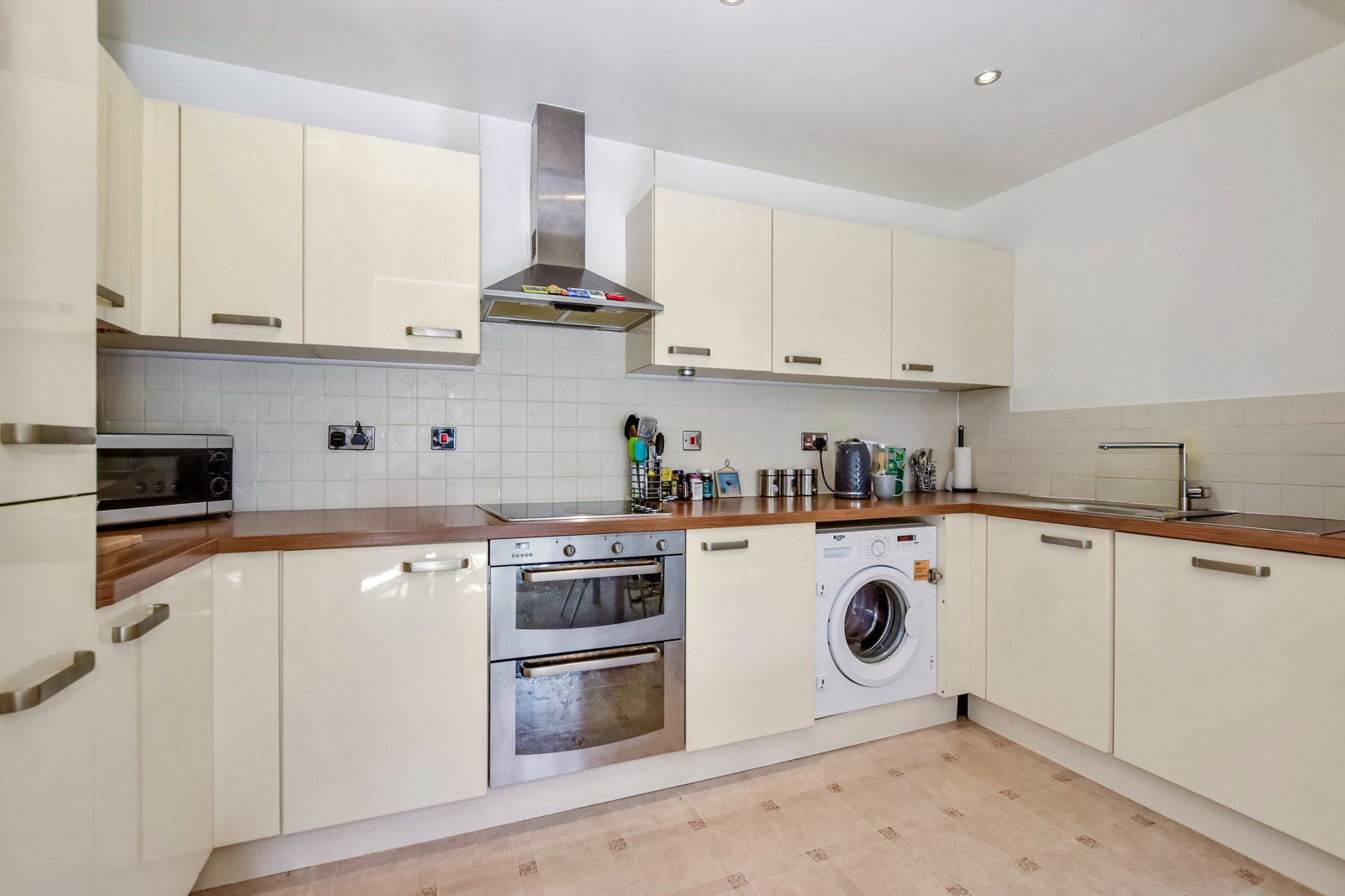 Apartment for sale in Watford, Lockhart Road, Watford, WD17 4AX, 665 m²