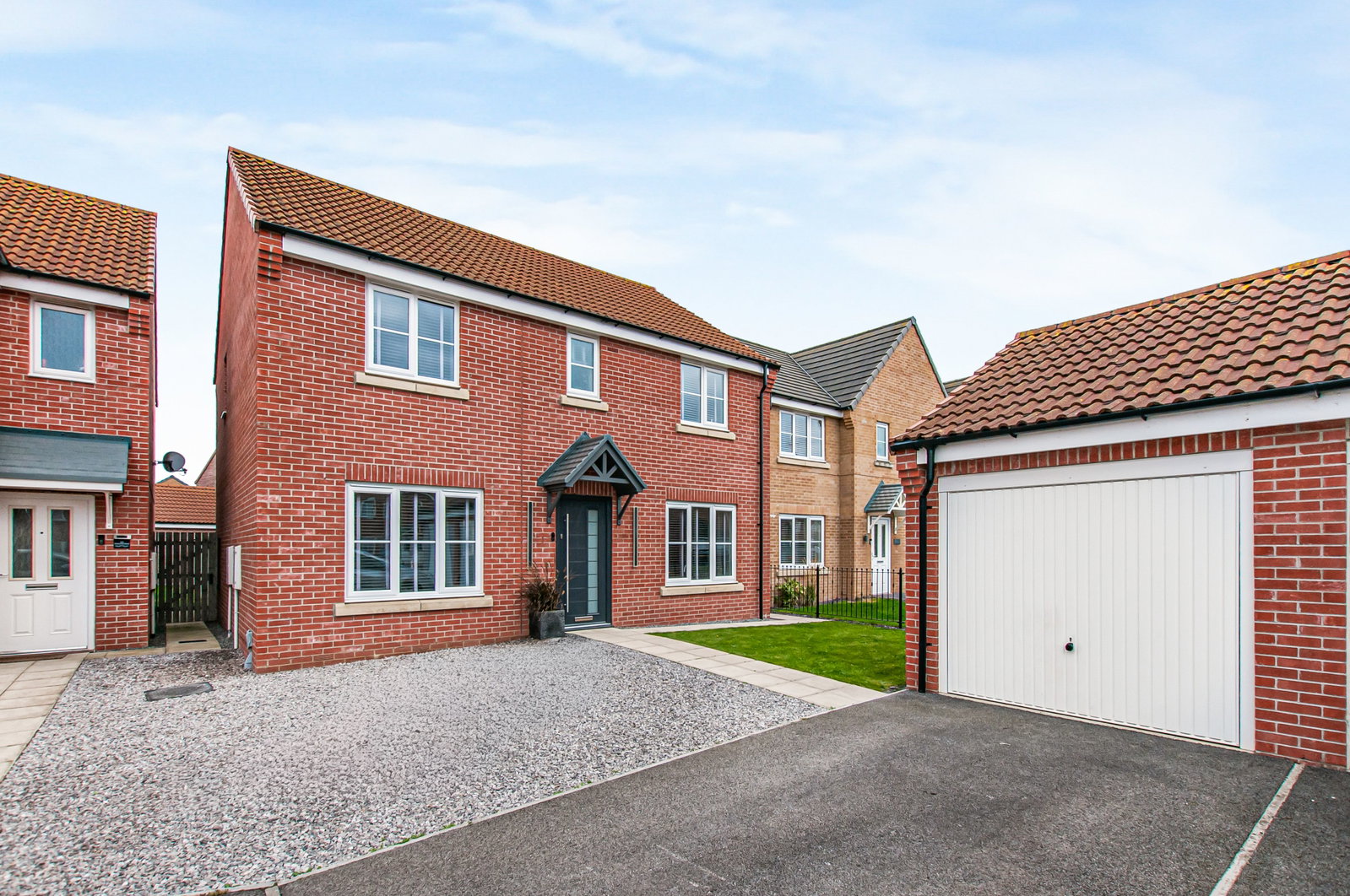 Detached House for sale in Hull, Grosvenor Road, Kingswood, Hull, East Riding of Yorkshire, HU7 3FF