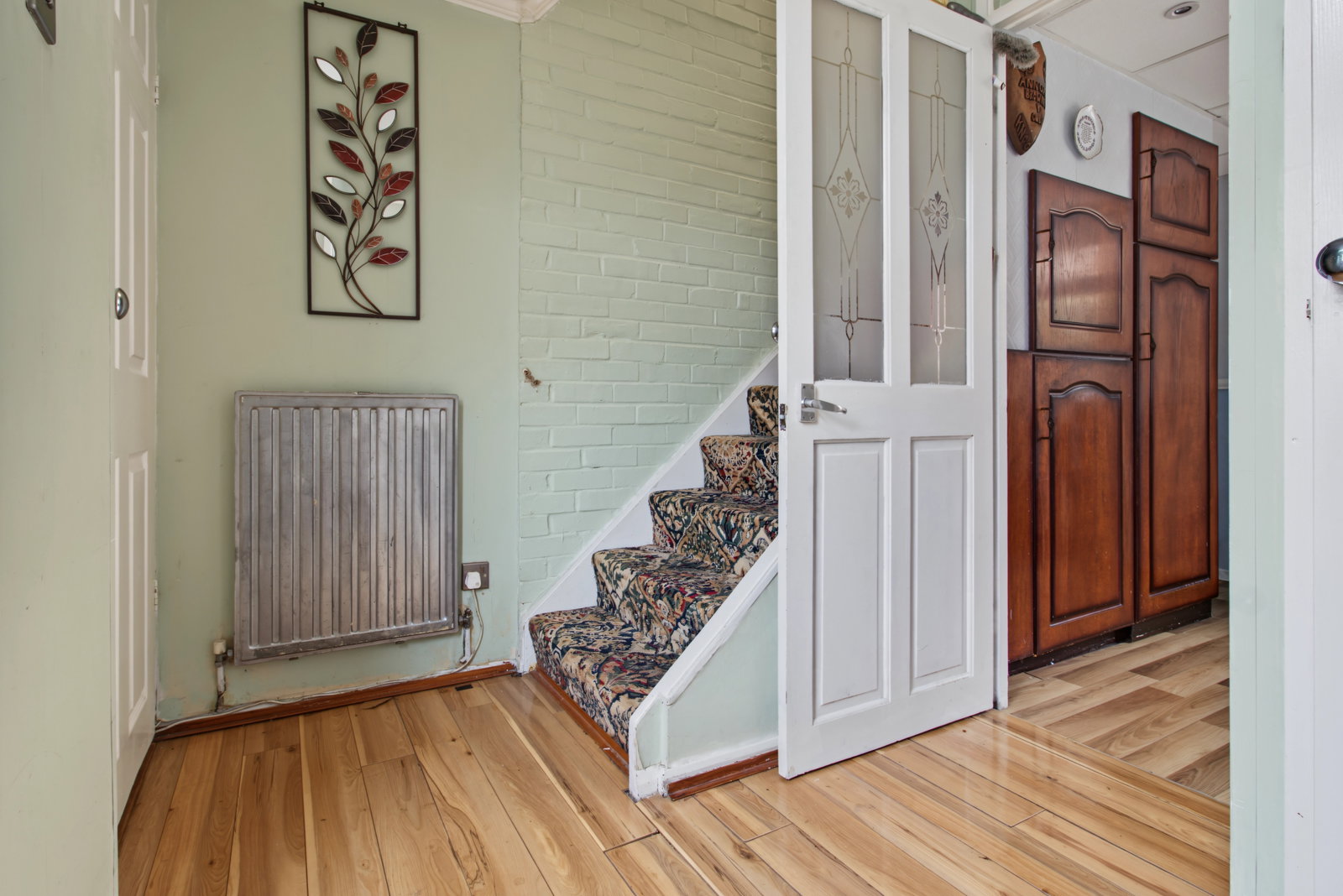 Terraced House for sale in Laindon, Bellflower Mews, Laindon, SS15 5FH, 990 m²