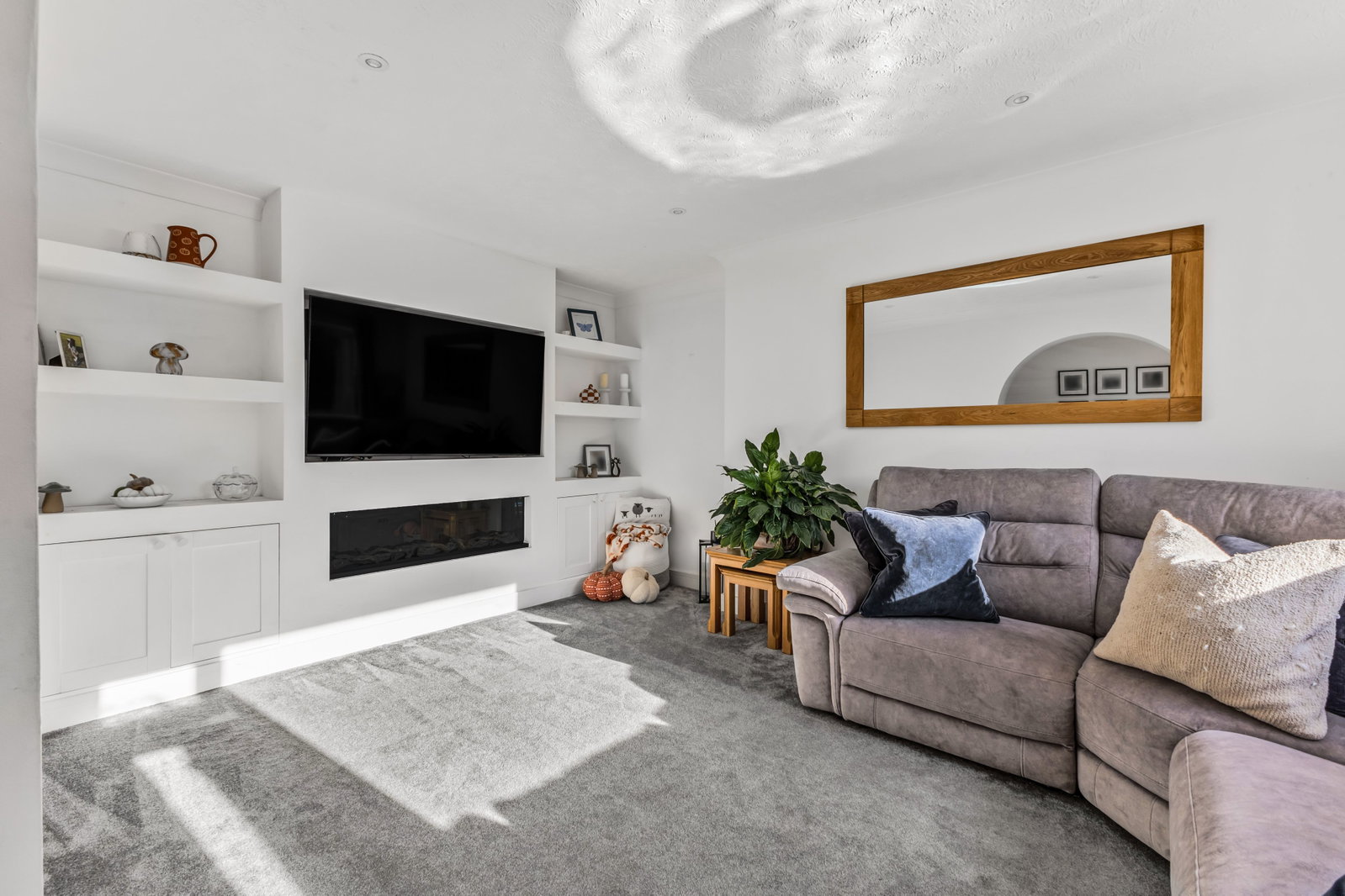 Detached House for sale in Burgess Hill, The Warren, Burgess Hill, West Sussex, RH15 0DZ