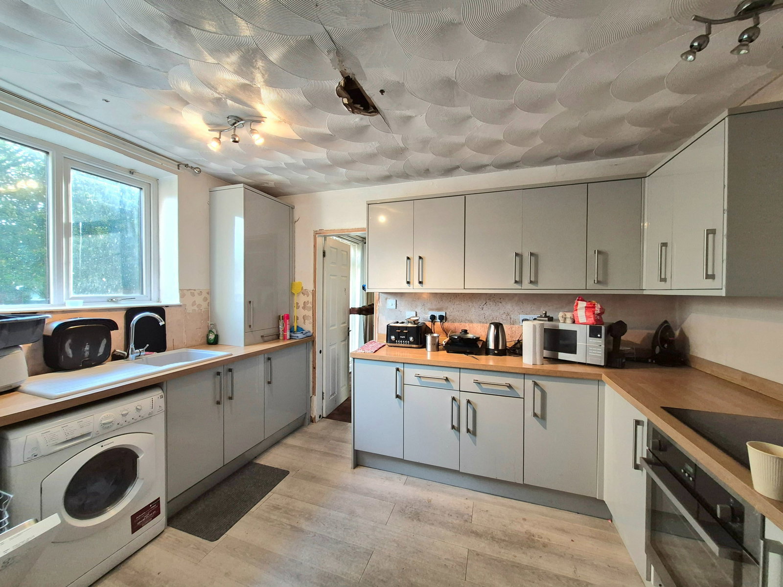 Semi Detached House for sale in Macclesfield, 73 Gawsworth Road, Macclesfield SK11 8UF
