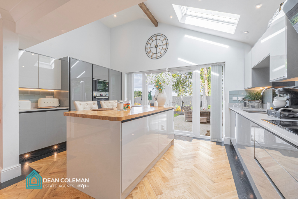 Bungalow for sale in Birmingham, High Heath Close, Bournville, B30 1HU, 1098 m²