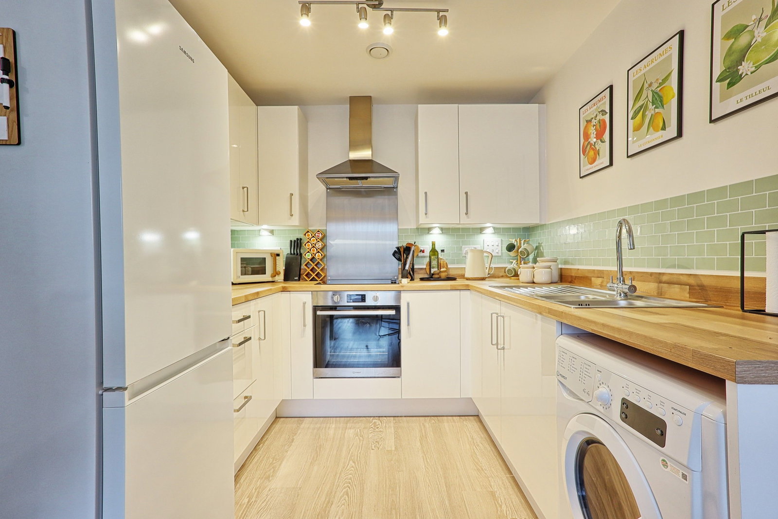 Flat for sale in South Ockendon, Ambrose Court, Windstar Drive, South Ockendon, Essex, RM15, 515 m²