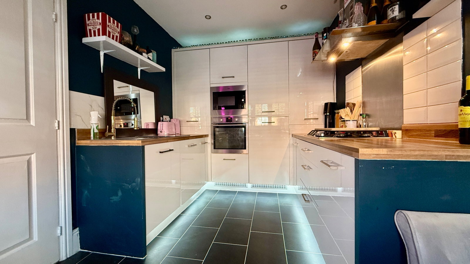 Town House for sale in Rochester, Germander Avenue, Halling, Rochester, me2 1fr