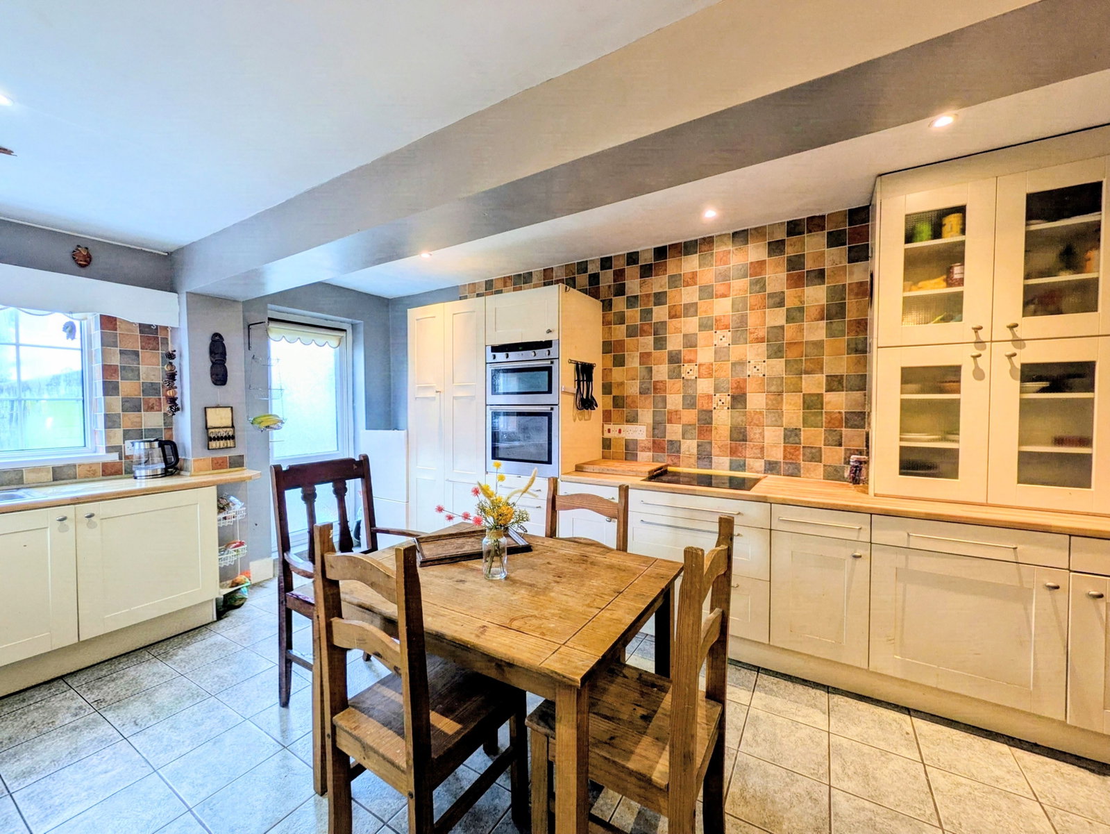 Semi Detached House for sale in Wirral, Snowdon Road, Wirral, 1141 m²