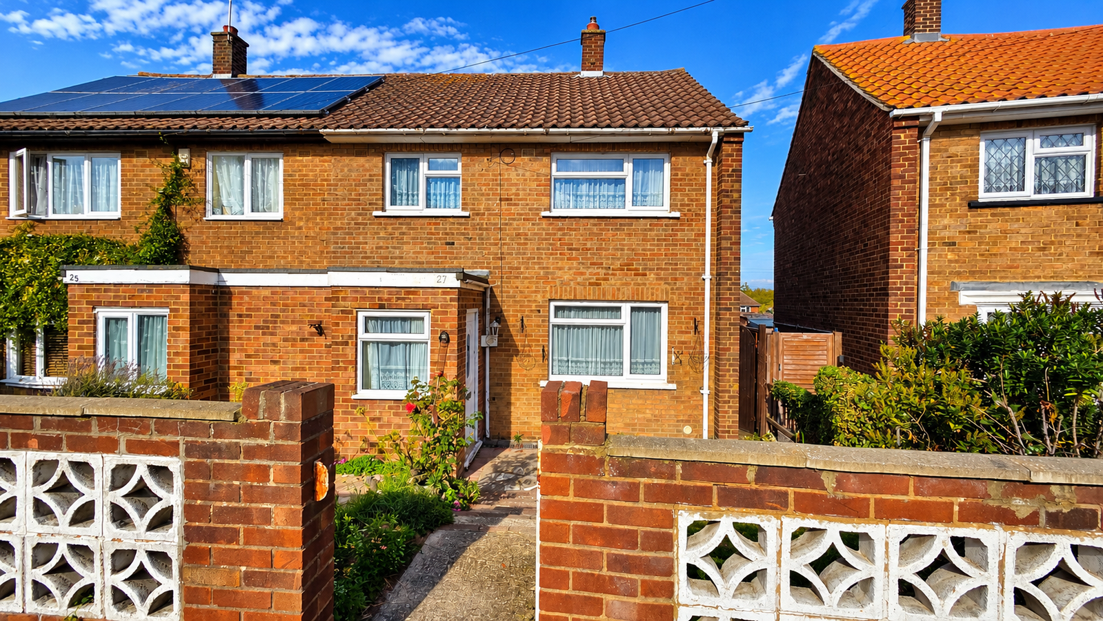 Semi Detached House for sale in Dartford, Cavell Crescent, Dartford, DA1 5NS
