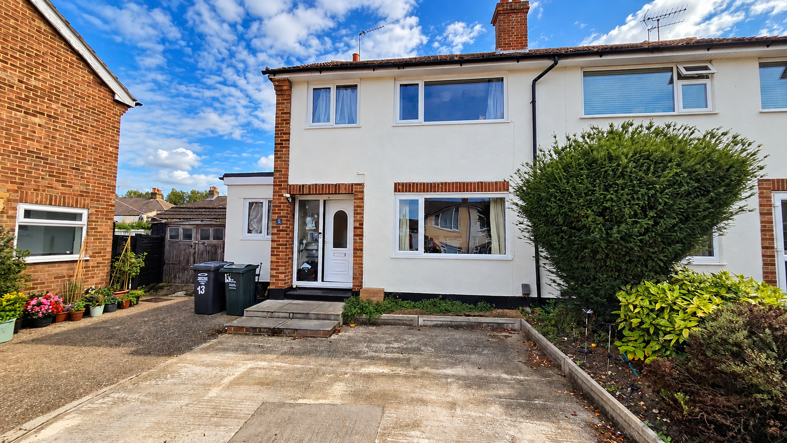 Semi Detached House for sale in Dartford, Greenbanks, Dartford, DA1 1NU