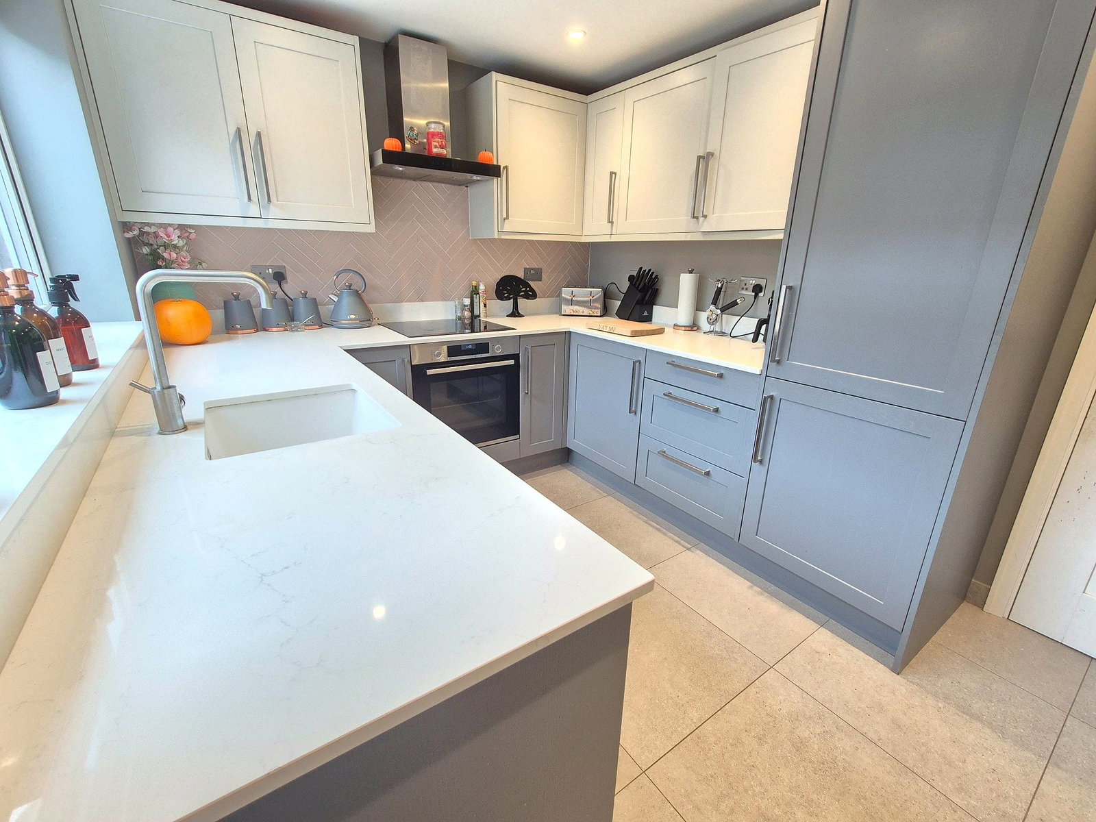 End Of Terrace House for sale in Dunstable, Sunbower Avenue, Dunstable, LU6 1UQ