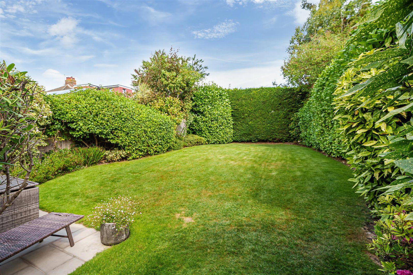 Detached House for sale in Bushey, Merry Hill Road, Bushey