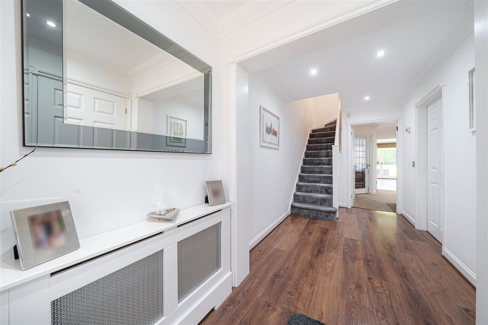 Detached House for sale in Bushey, Merry Hill Road, Bushey