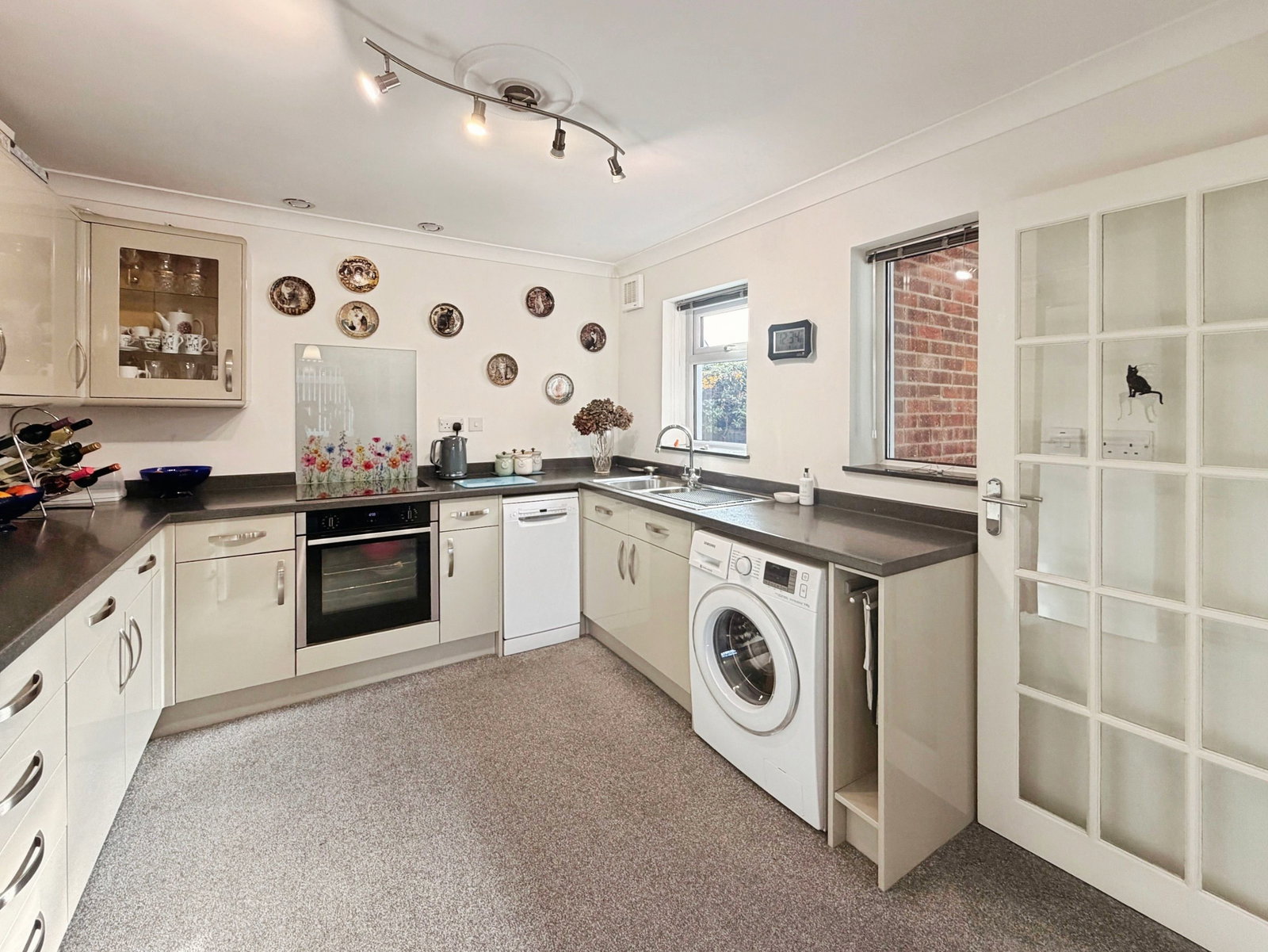 Semi Detached House for sale in Bristol, Derricke Road, Bristol, BS14, 1259 m²
