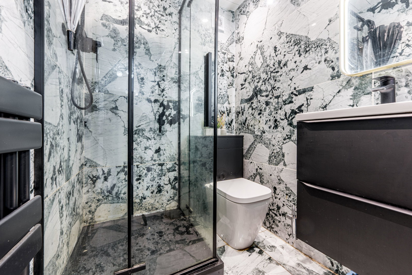 End Of Terrace House for sale in Birmingham, Porchester Drive, Birmingham, B19, 1096 m²