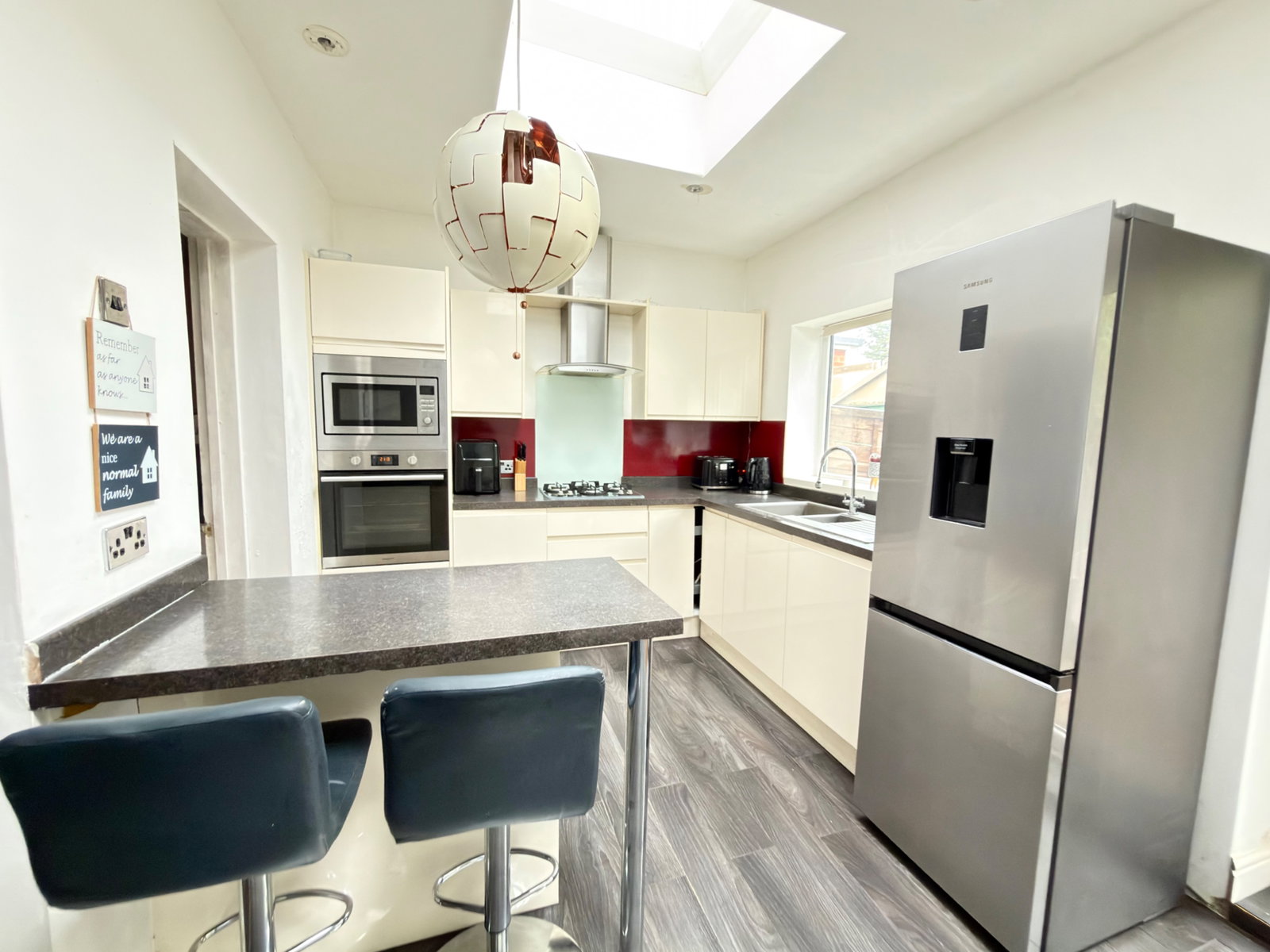 Semi Detached House for sale in Stanmore, Grange Avenue, Stanmore, HA7, 1496 m²