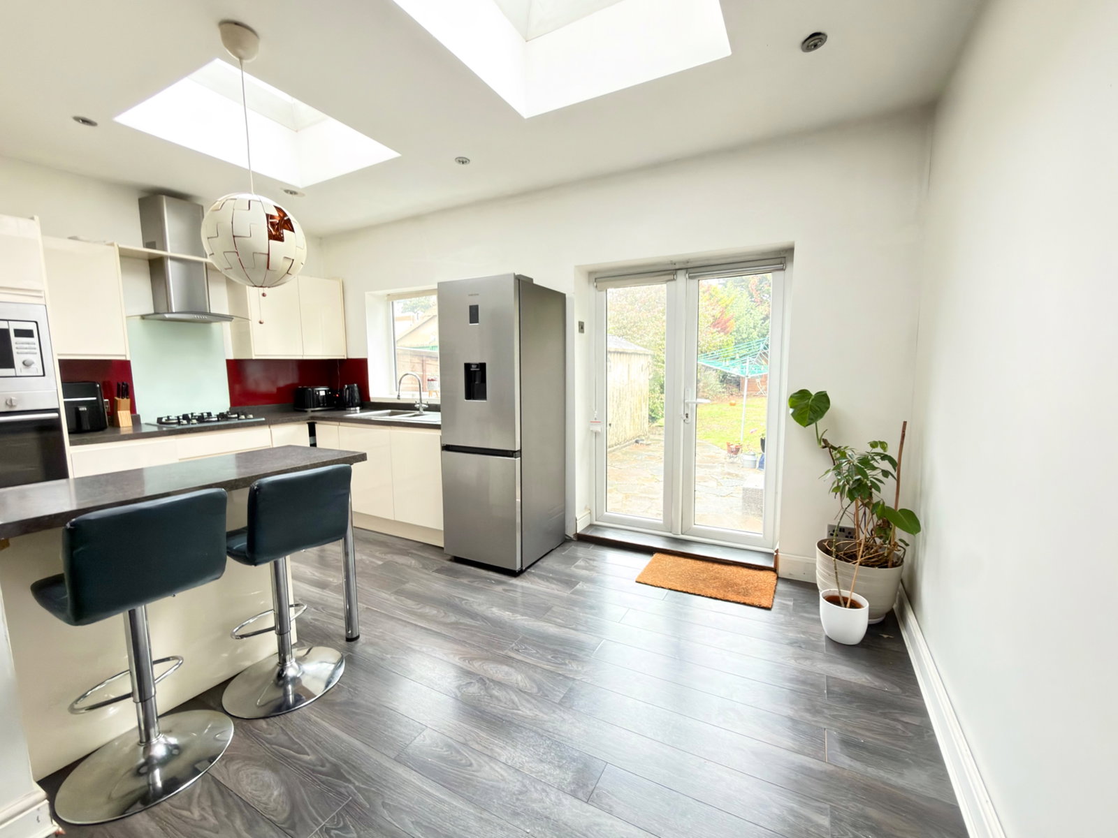 Semi Detached House for sale in Stanmore, Grange Avenue, Stanmore, HA7, 1496 m²