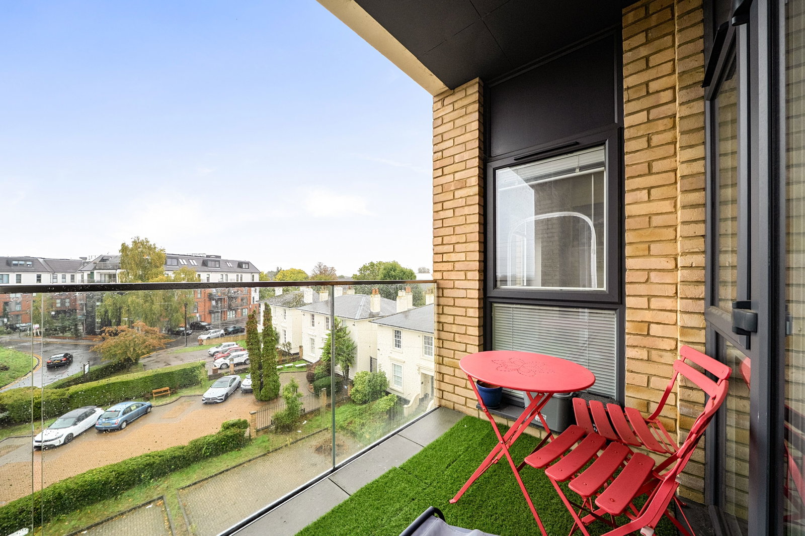 Flat for sale in London, 2 Peony Drive, London, CR4 4FP, 571 m²