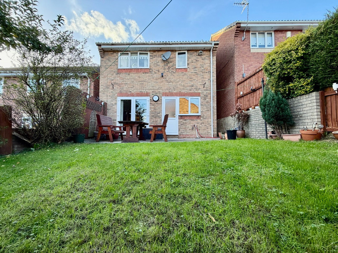 Detached House for sale in Blackwood, Y Cedrwydden, Blackwood, NP12 1FD