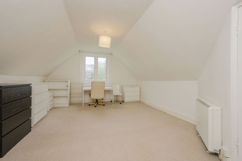 Flat for sale in London, Parkwood Road, London, SW19 7AQ