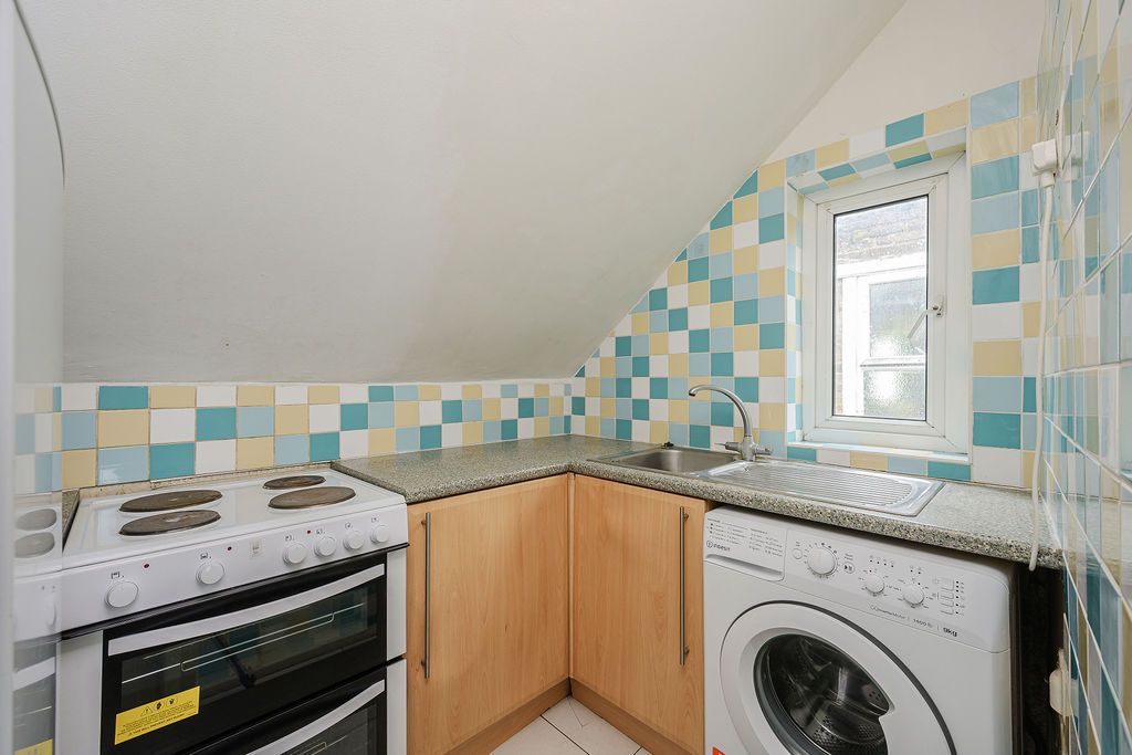 Flat for sale in London, Parkwood Road, London, SW19 7AQ