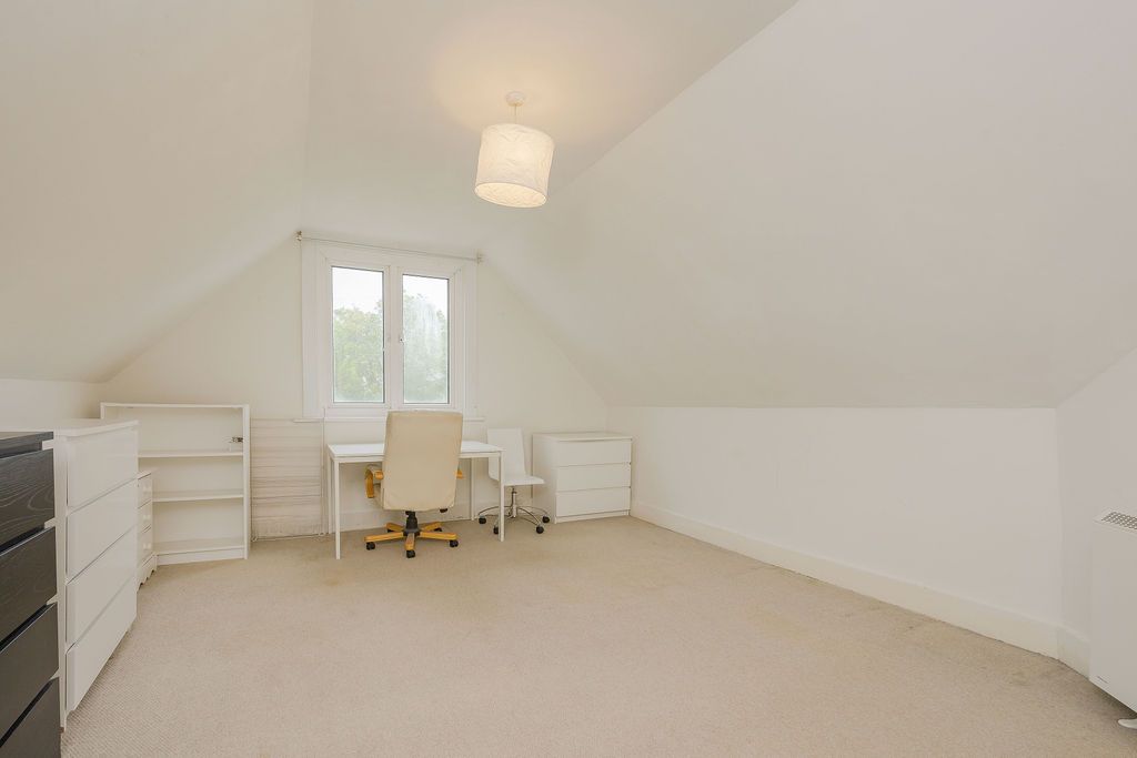 Flat for sale in London, Parkwood Road, London, SW19 7AQ