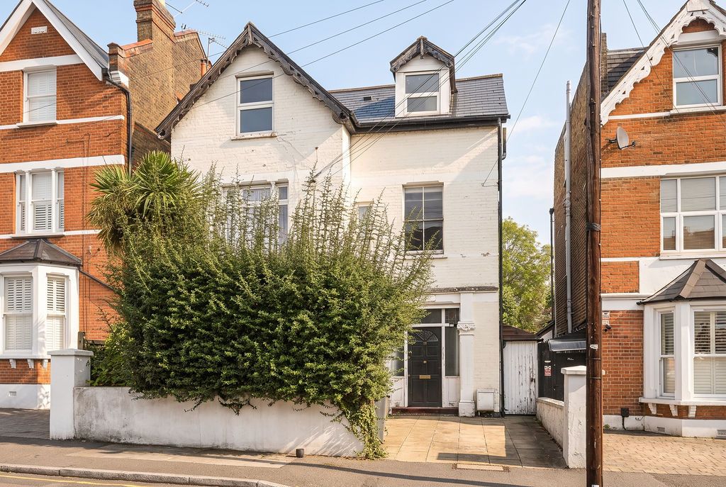 Flat for sale in London, Parkwood Road, London, SW19 7AQ