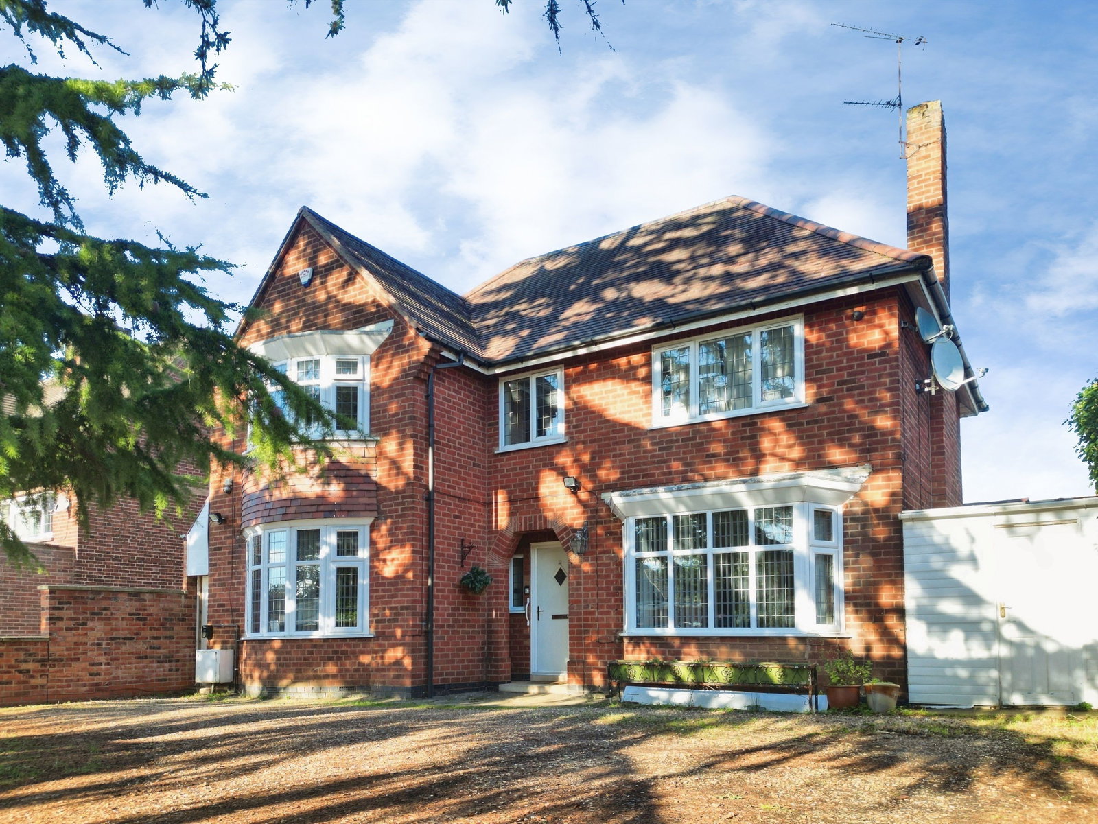 Detached House for sale in Leicester, Uppingham Road, Humberstone, LE5, 2025 m²