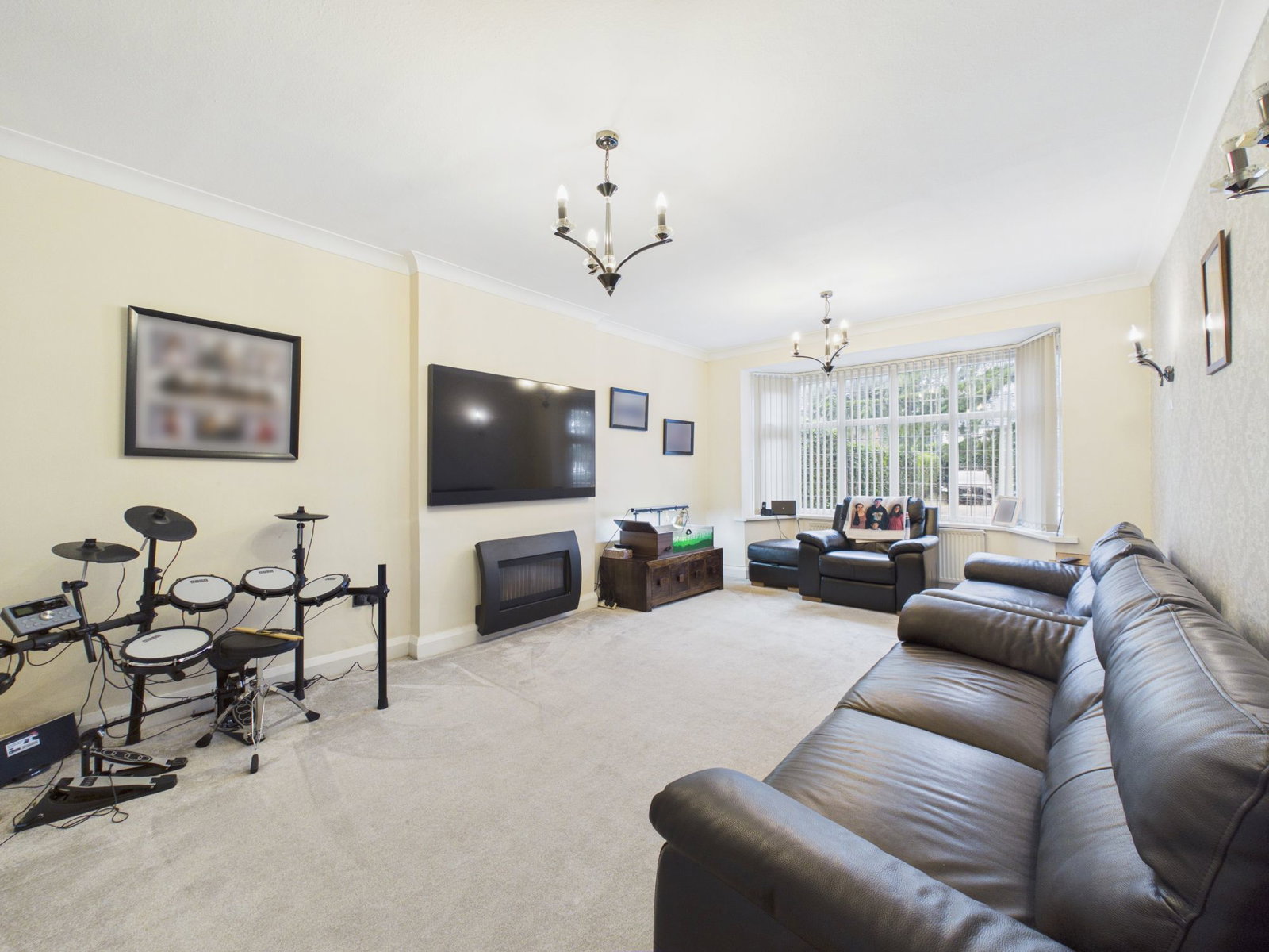 Detached House for sale in Leicester, Uppingham Road, Humberstone, LE5, 2025 m²