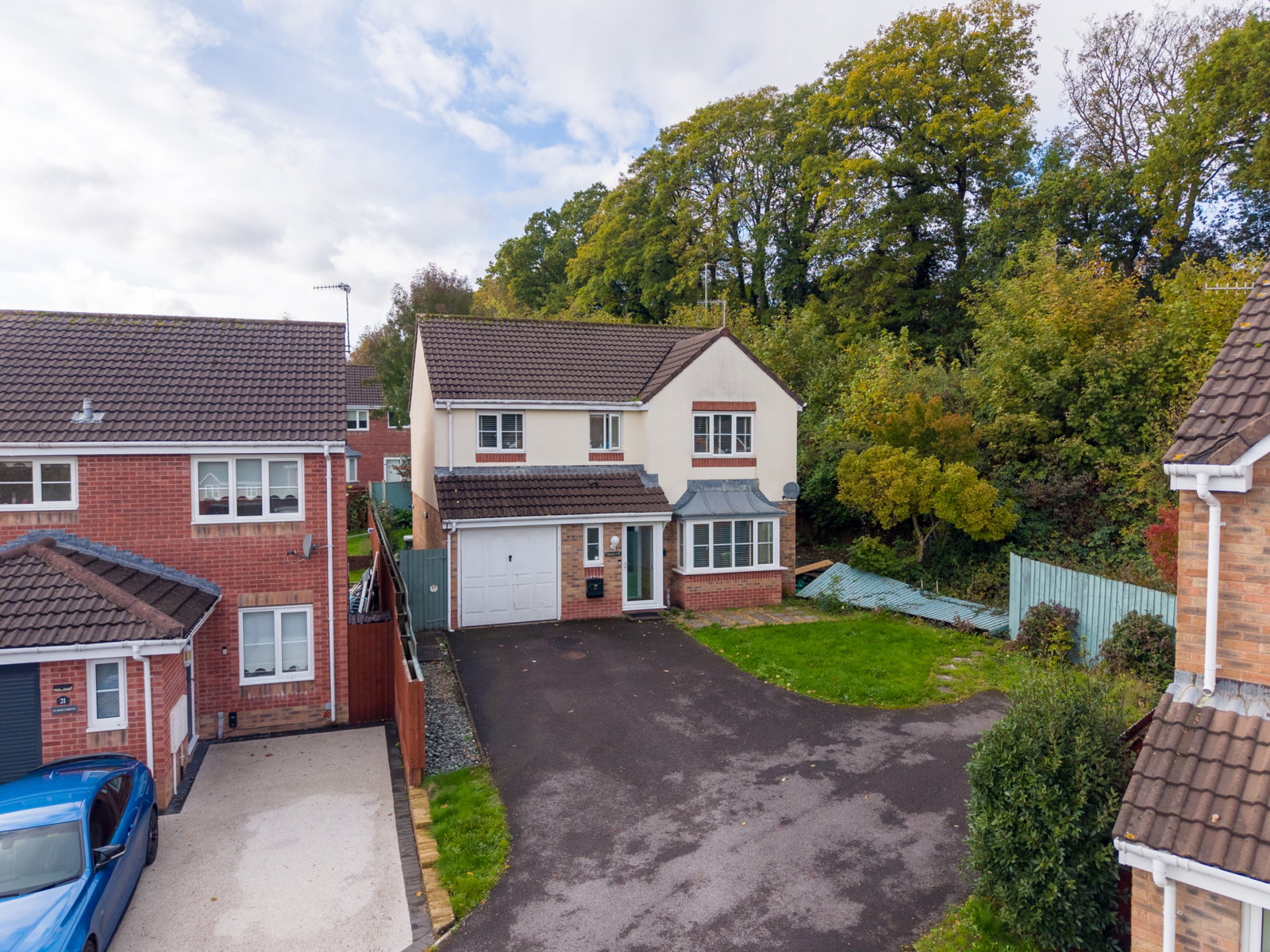 Detached House for sale in Blackwood, Dan Y Bryn, Pontllanfraith, Blackwood, NP12 2FJ