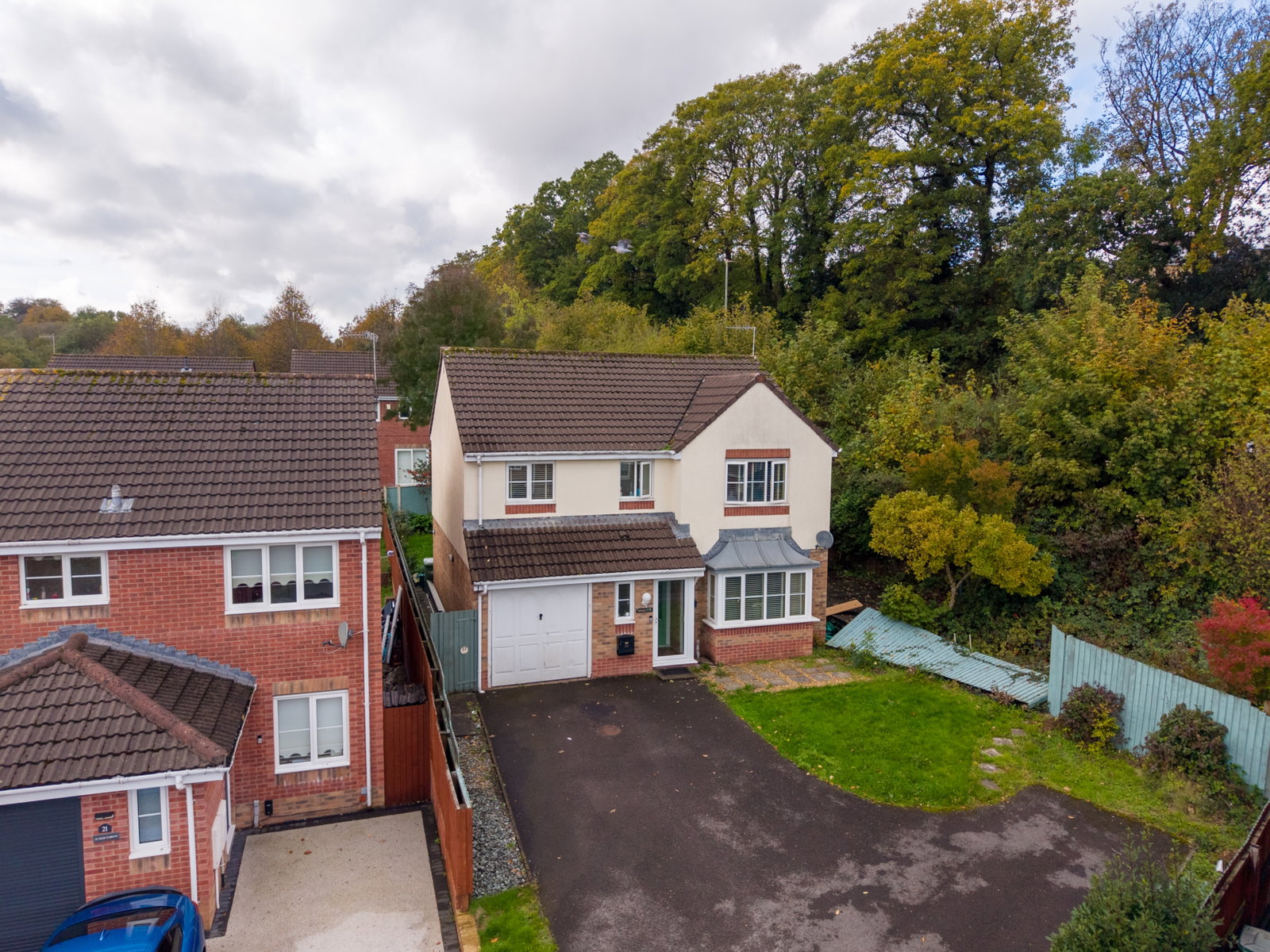 Detached House for sale in Blackwood, Dan Y Bryn, Pontllanfraith, Blackwood, NP12 2FJ