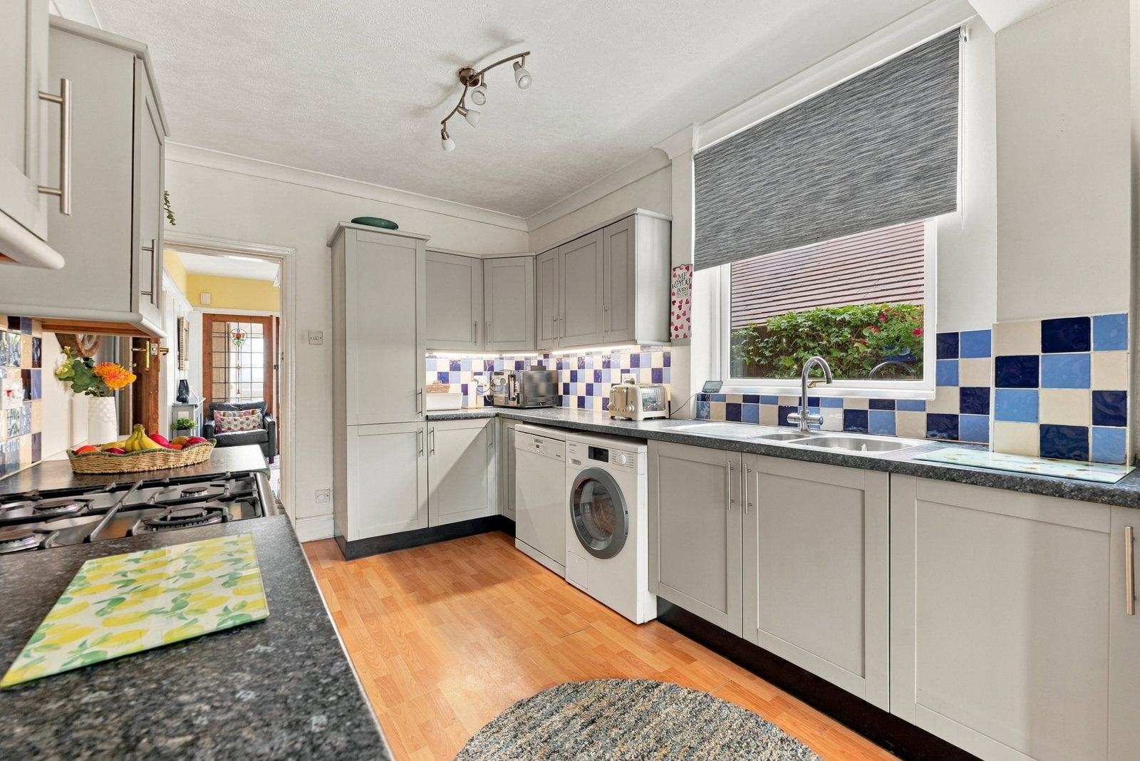 Detached House for sale in Nottingham, Loughborough Rd, West Bridgford, NG2, 1447 m²